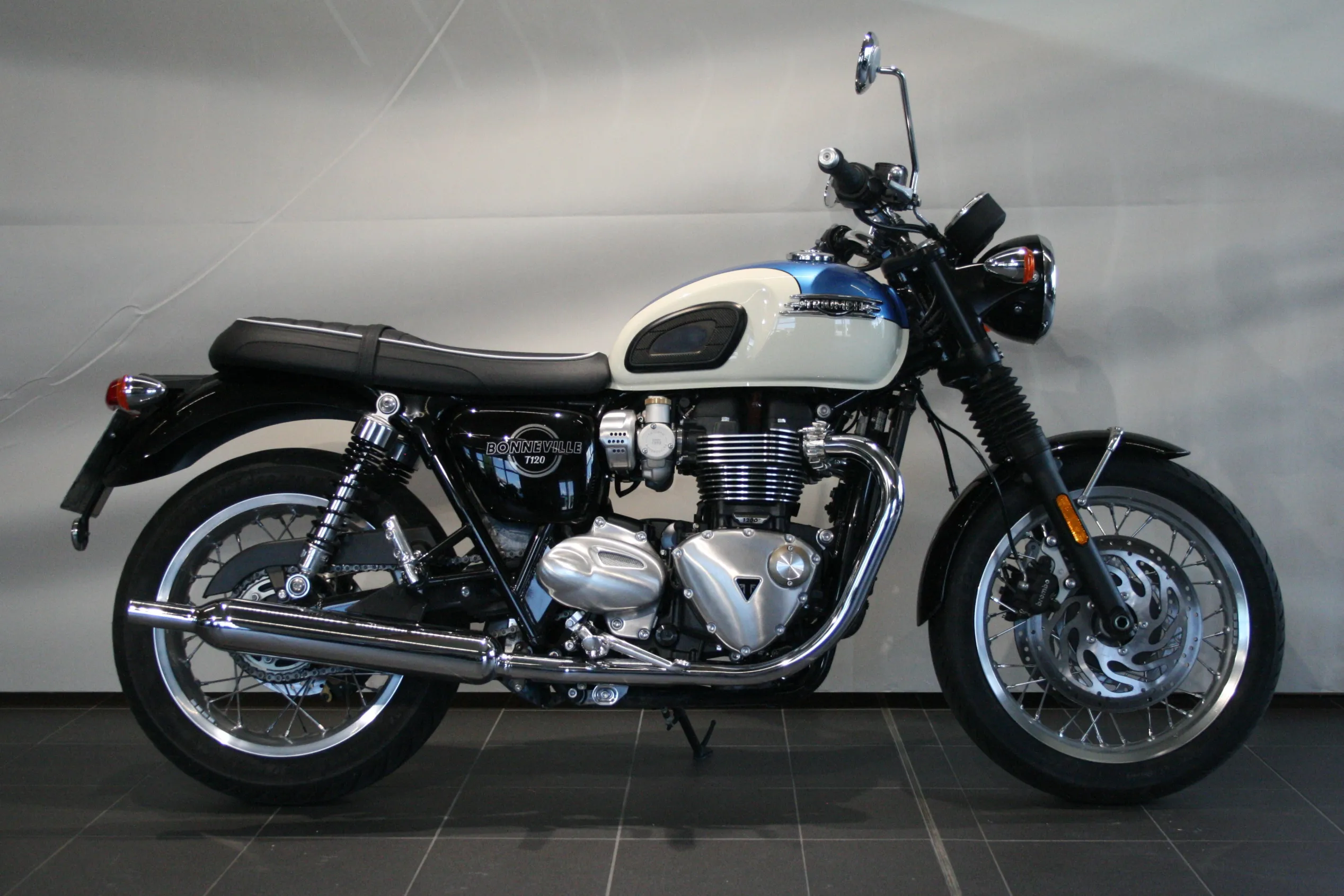 BONNEVILLE T120
