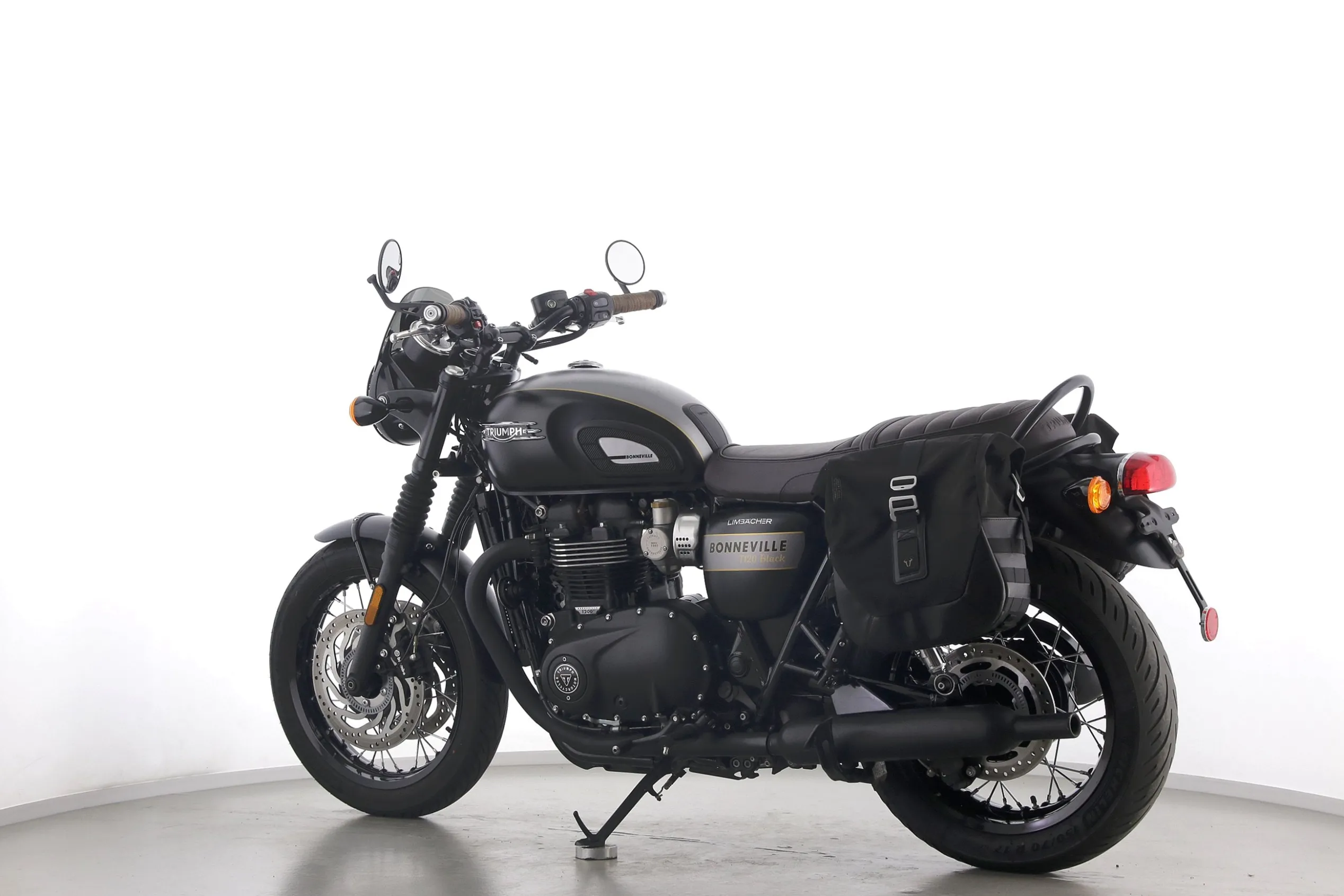 BONNEVILLE T120 BLACK