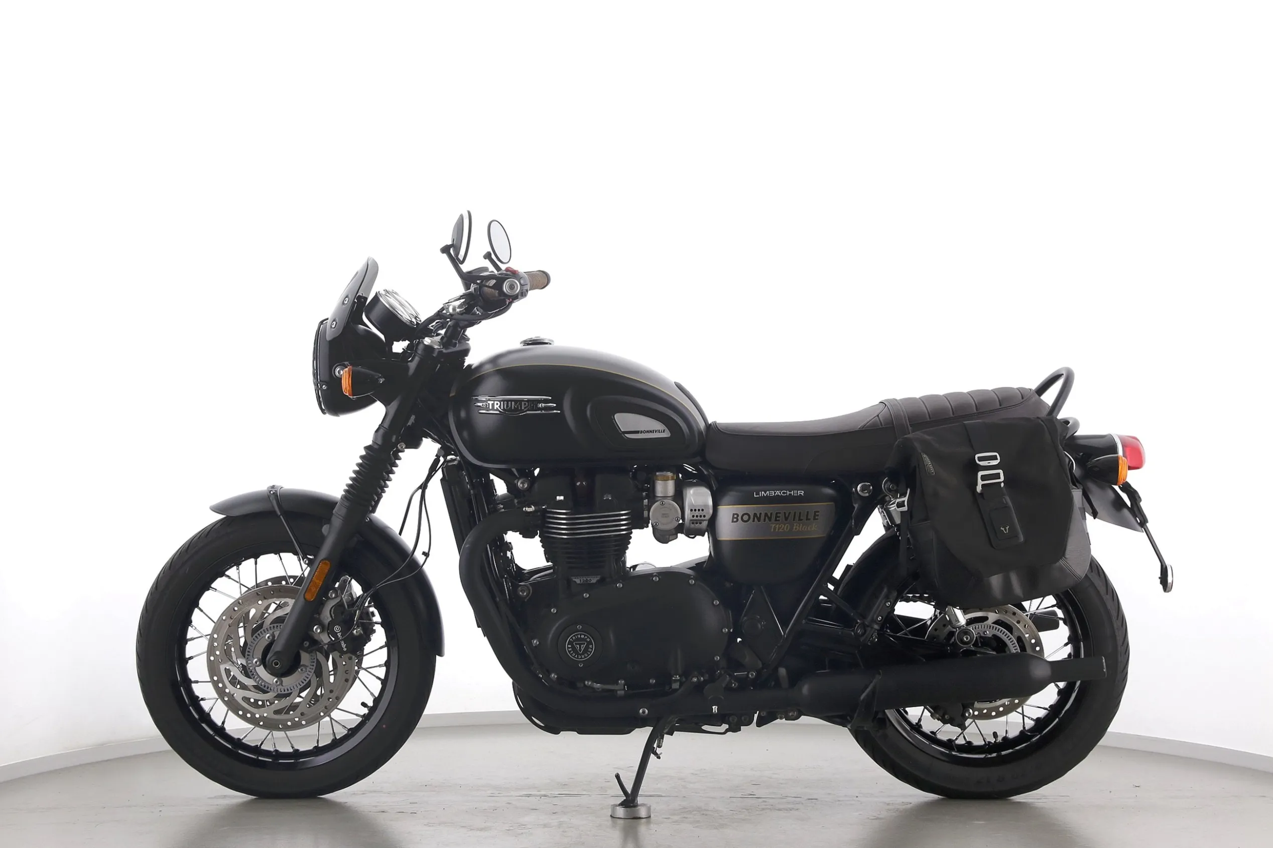 BONNEVILLE T120 BLACK