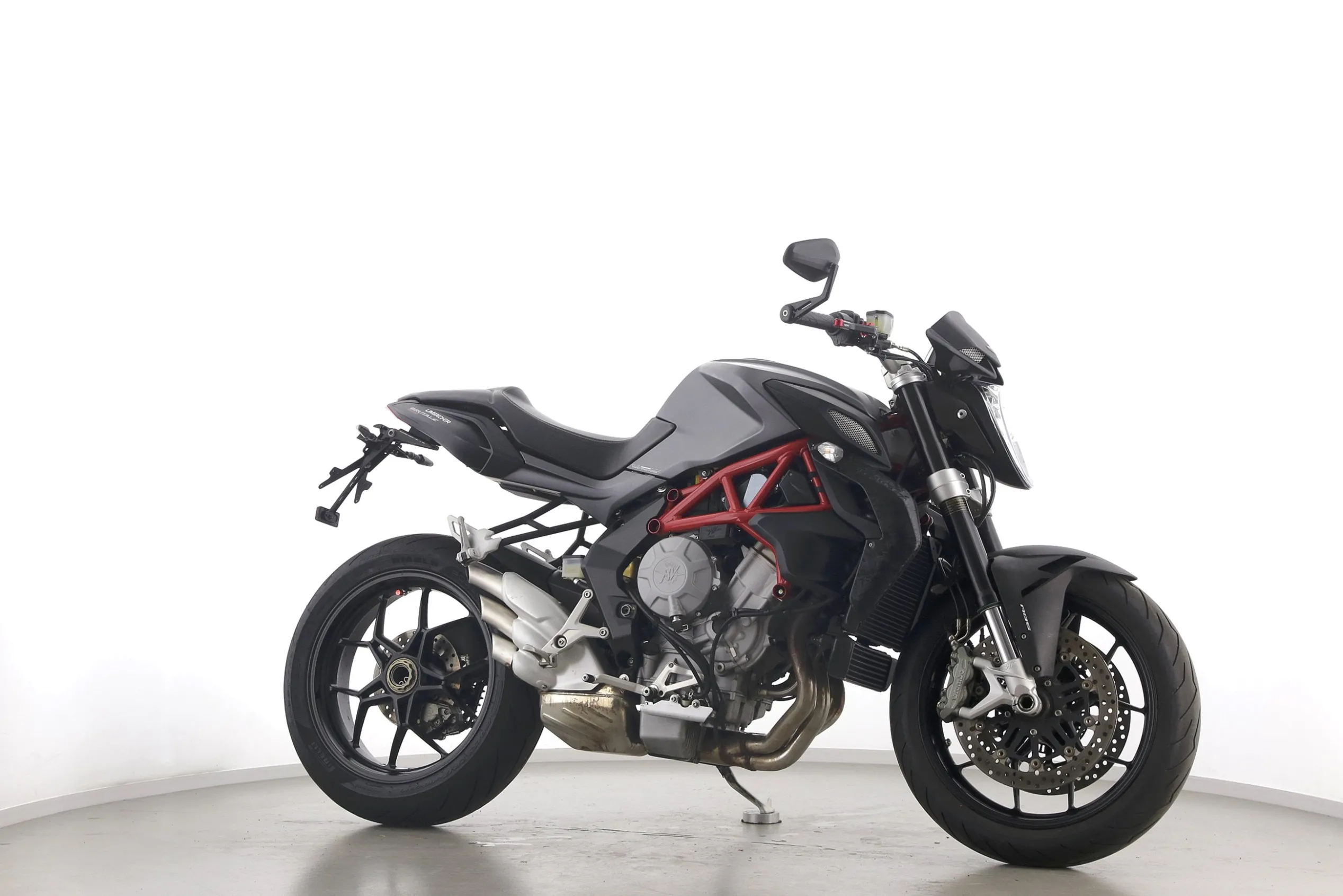 BRUTALE 800