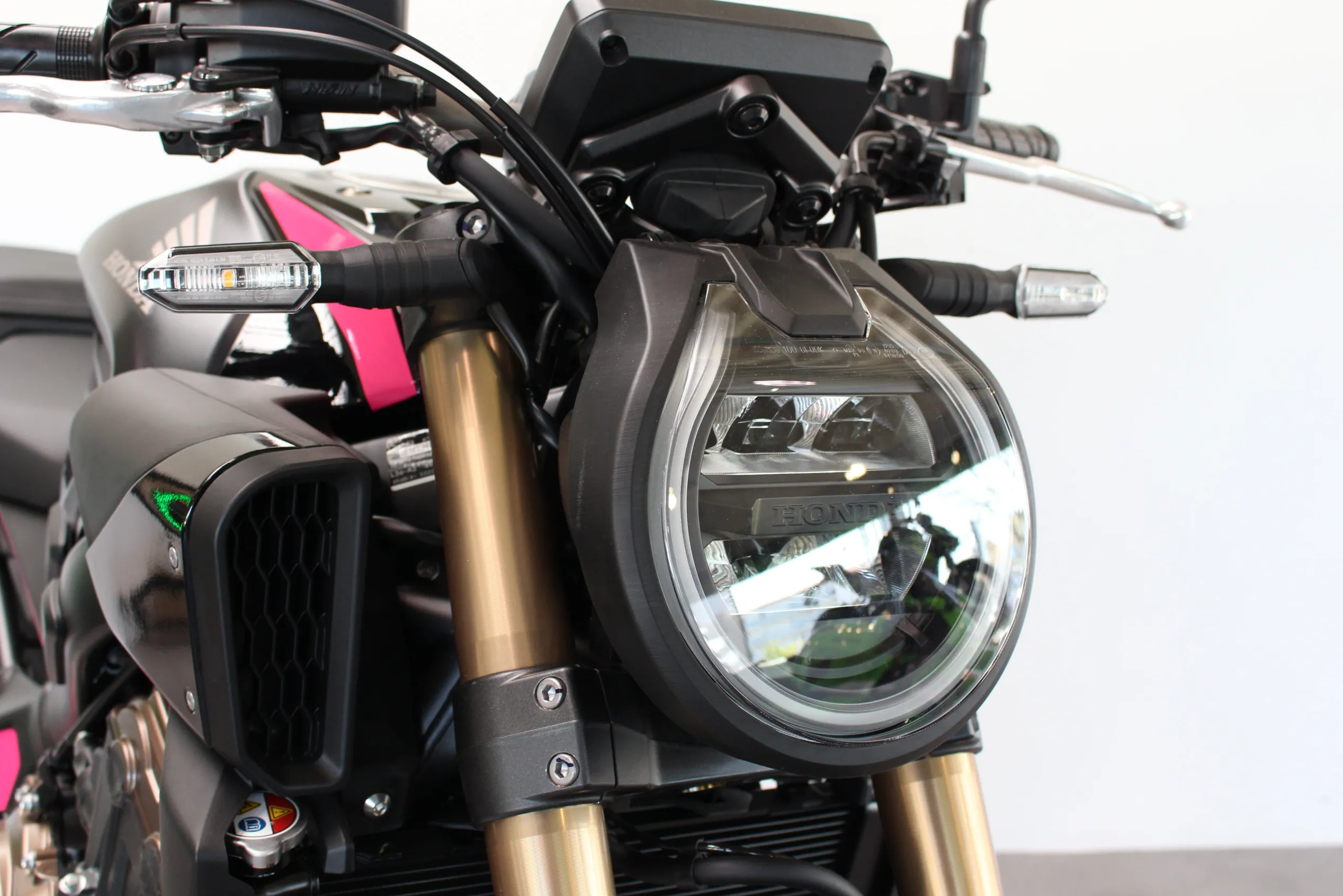 CB 650 R