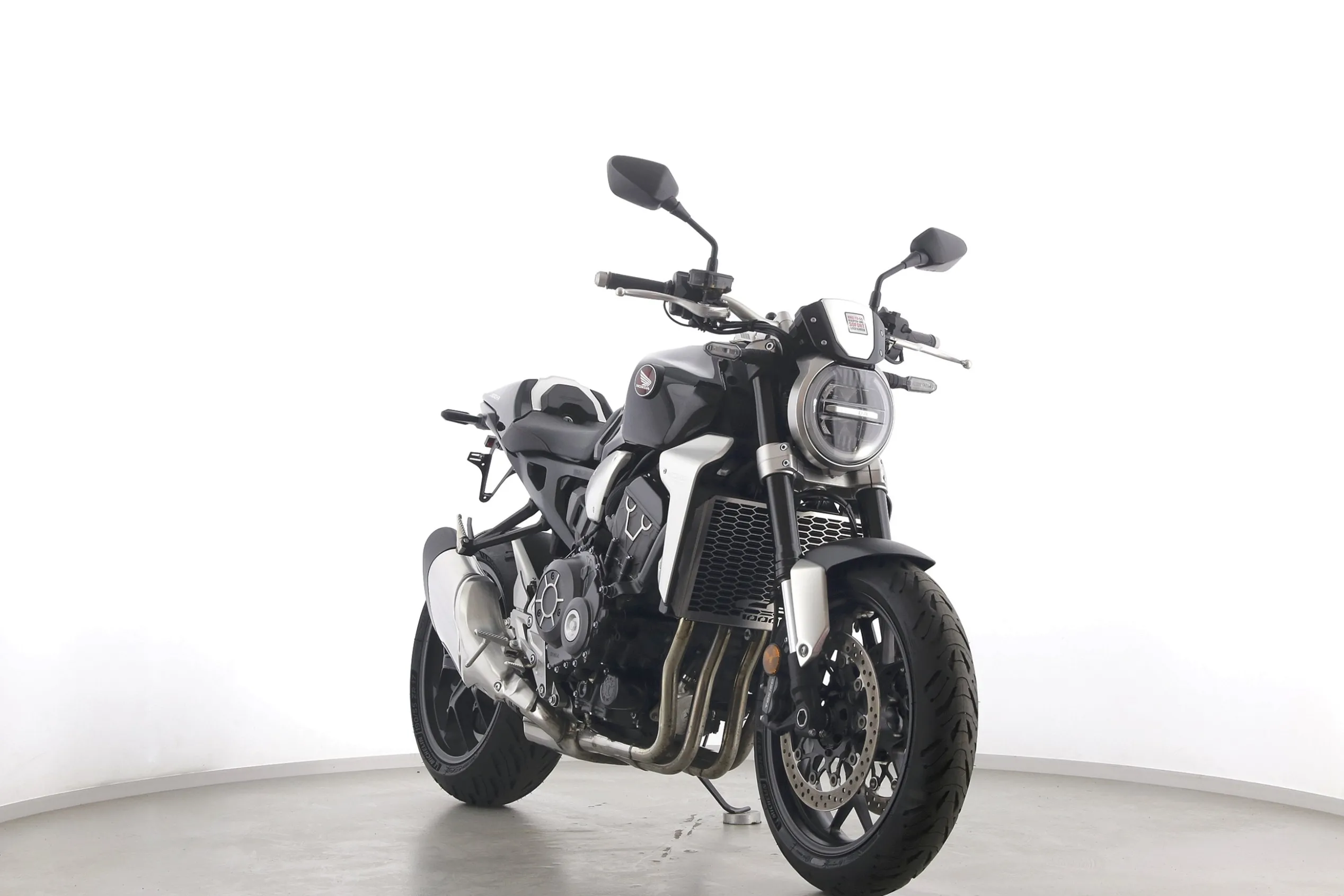 CB 1000 R PLUS