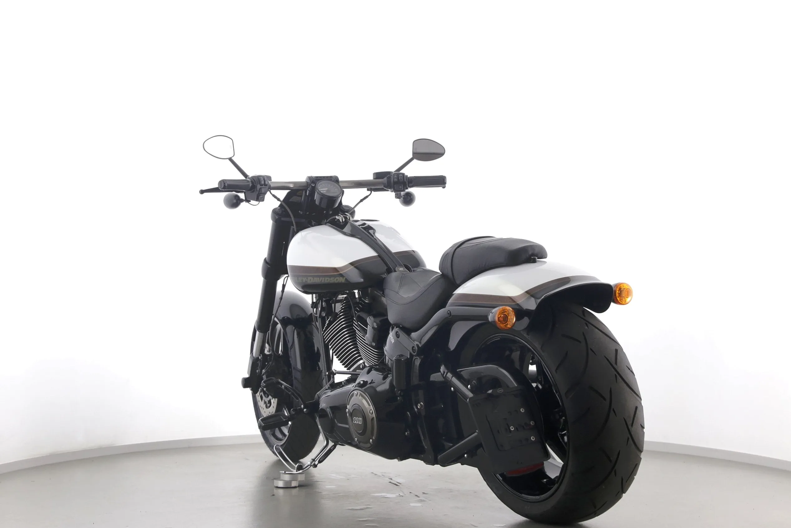 CVO PRO STREET BREAKOUT