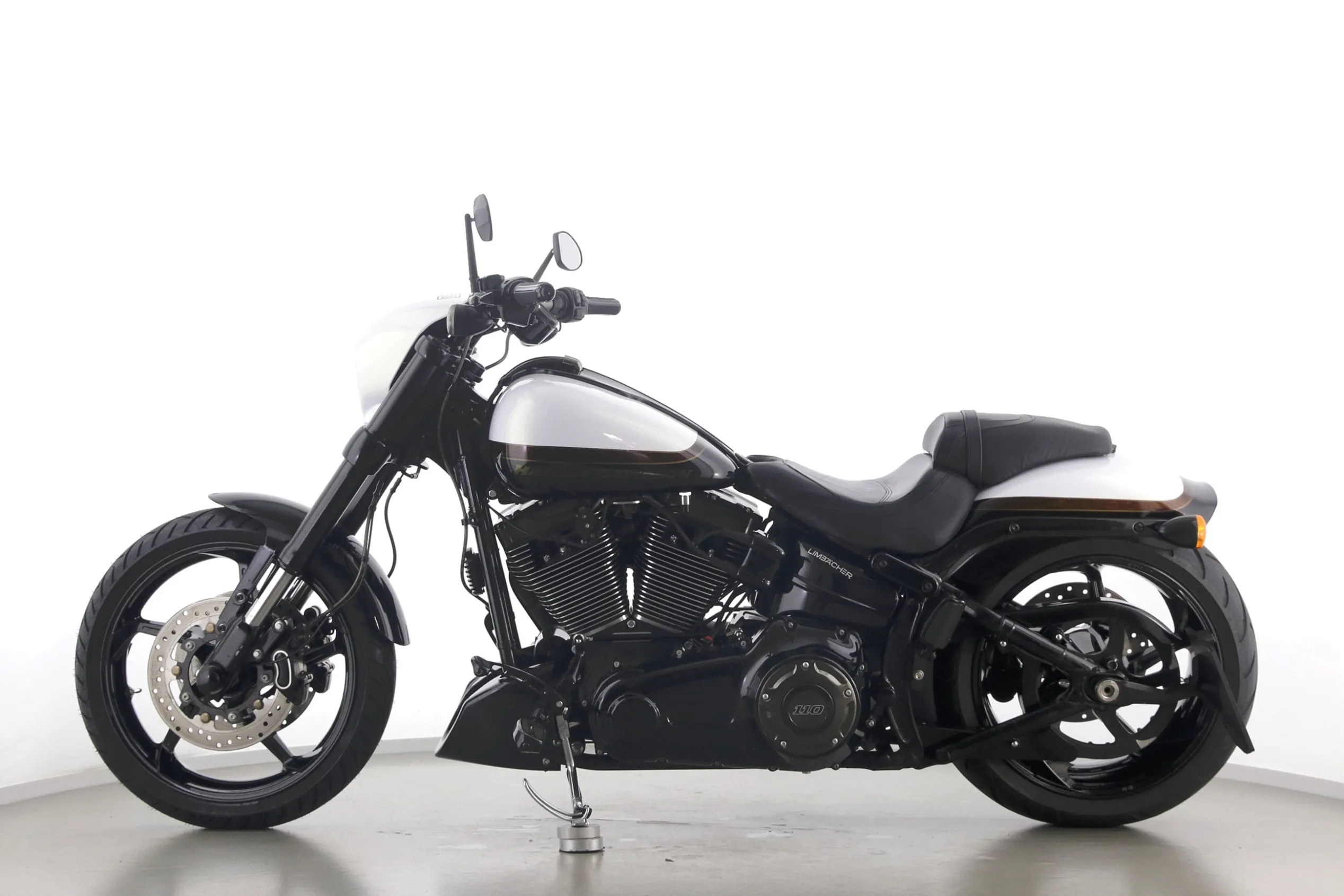 CVO PRO STREET BREAKOUT