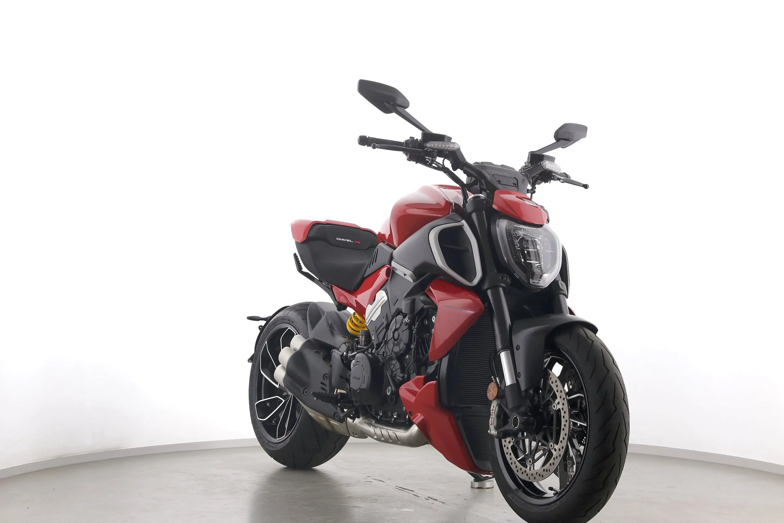 DIAVEL V4