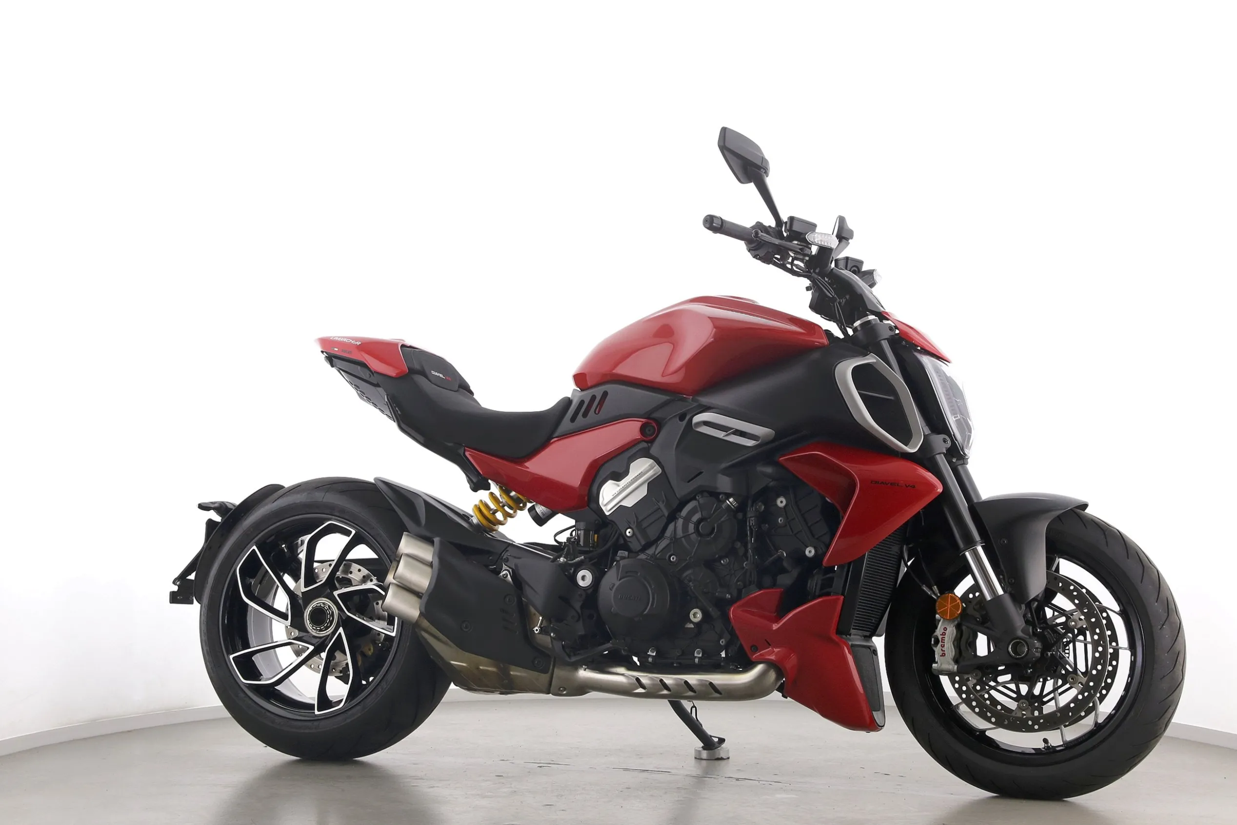 DIAVEL V4