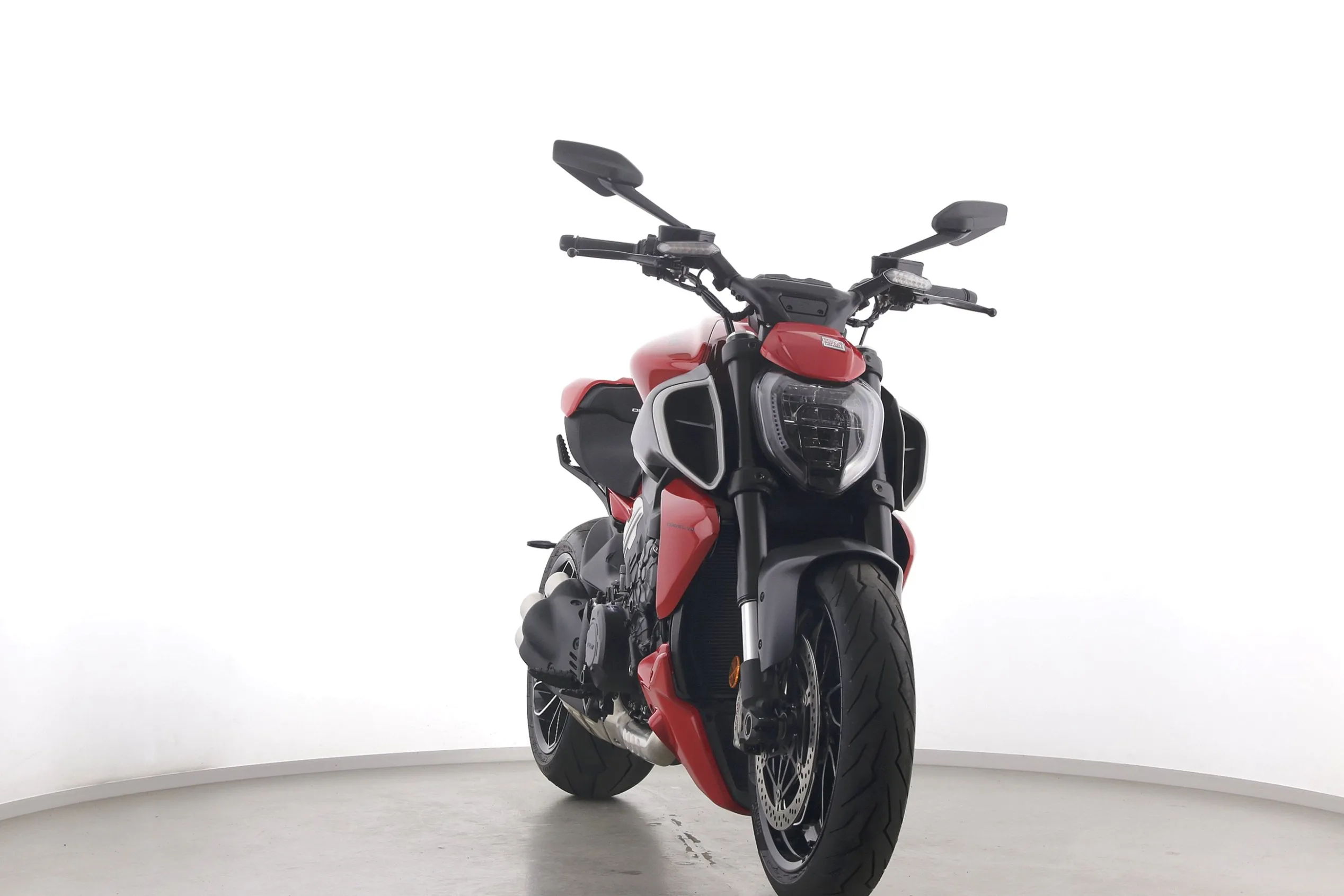 DIAVEL V4