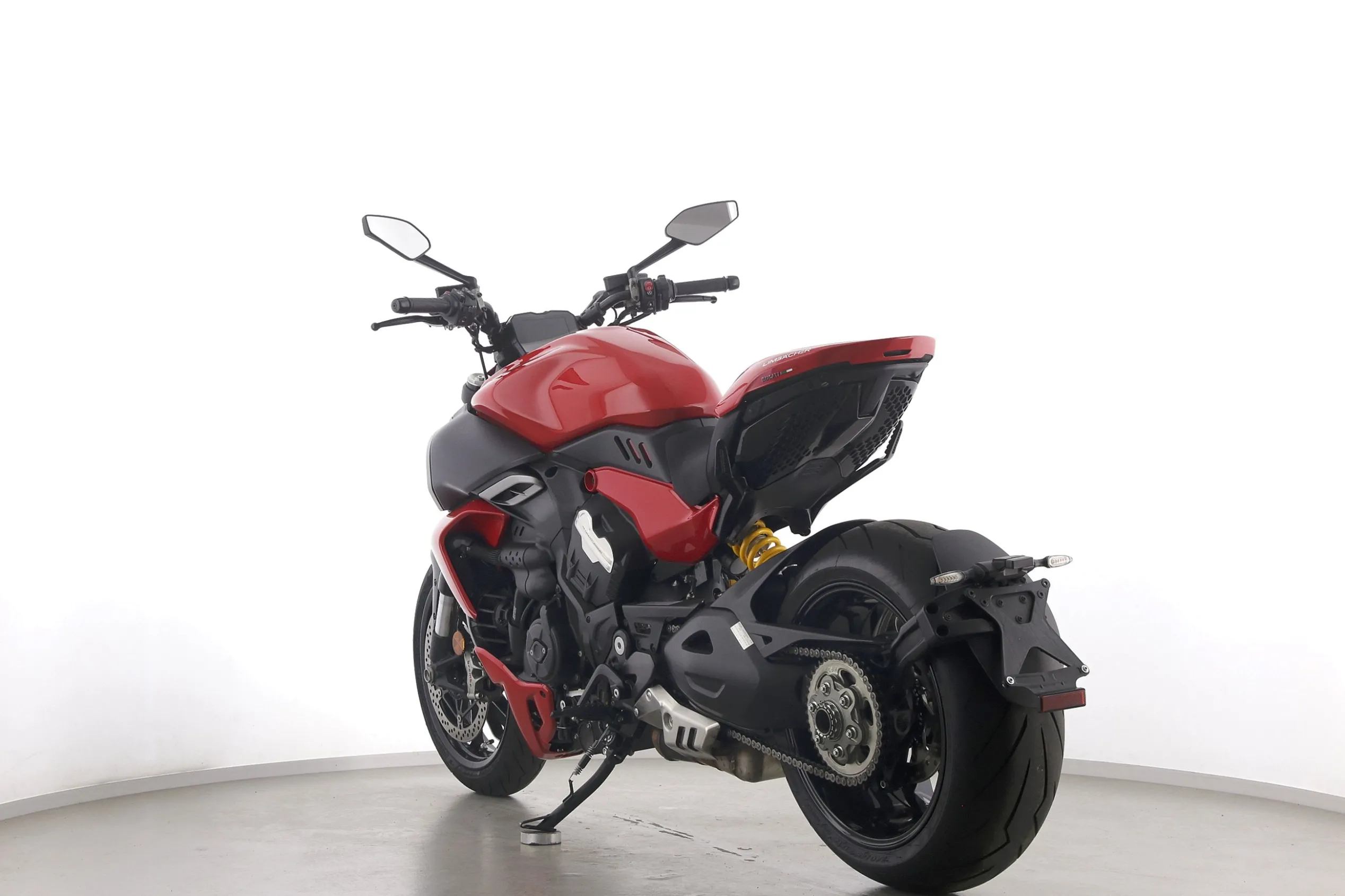 DIAVEL V4