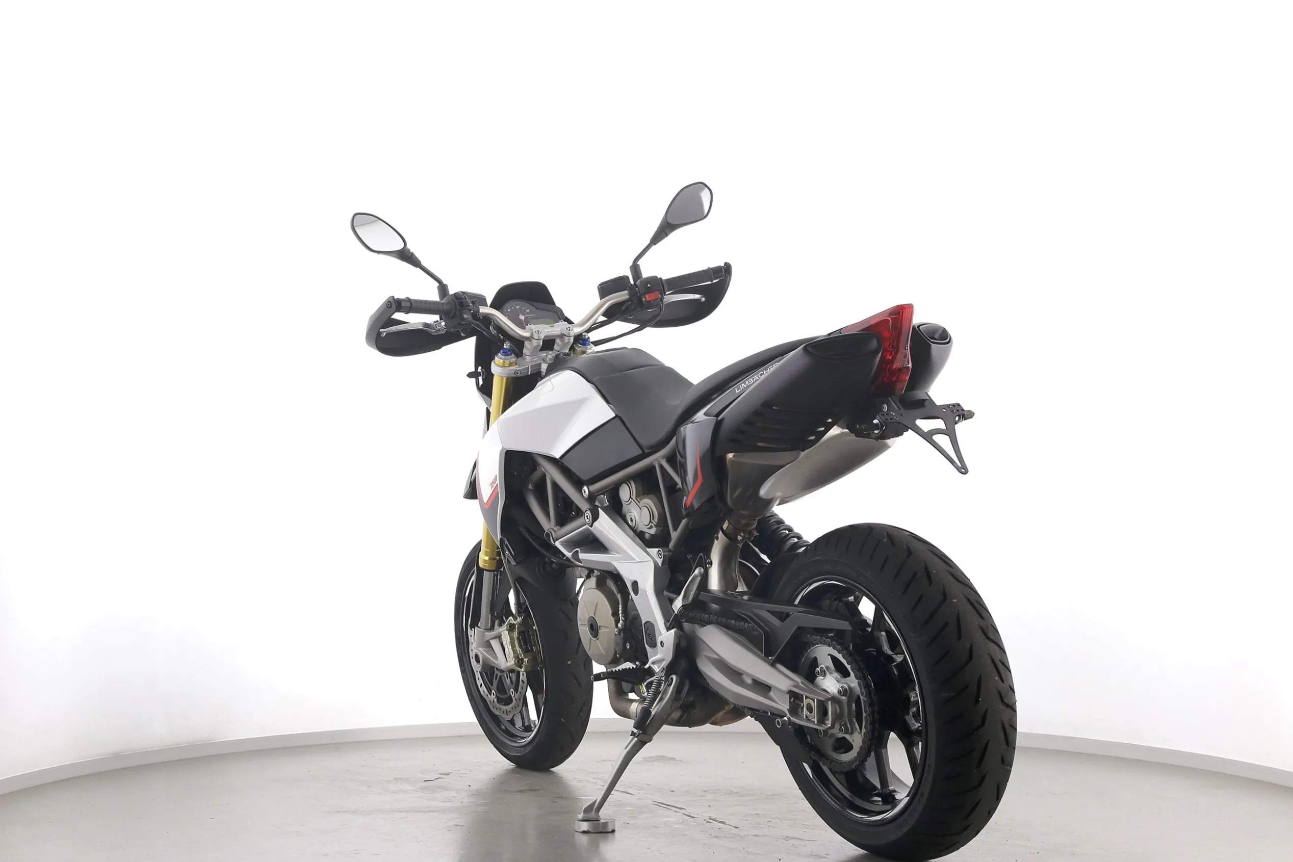 DORSODURO 750