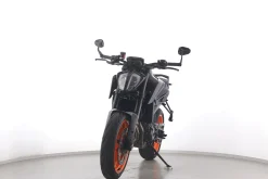 890 DUKE R