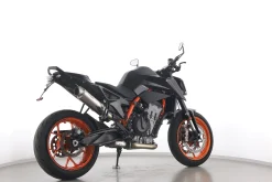 890 DUKE R