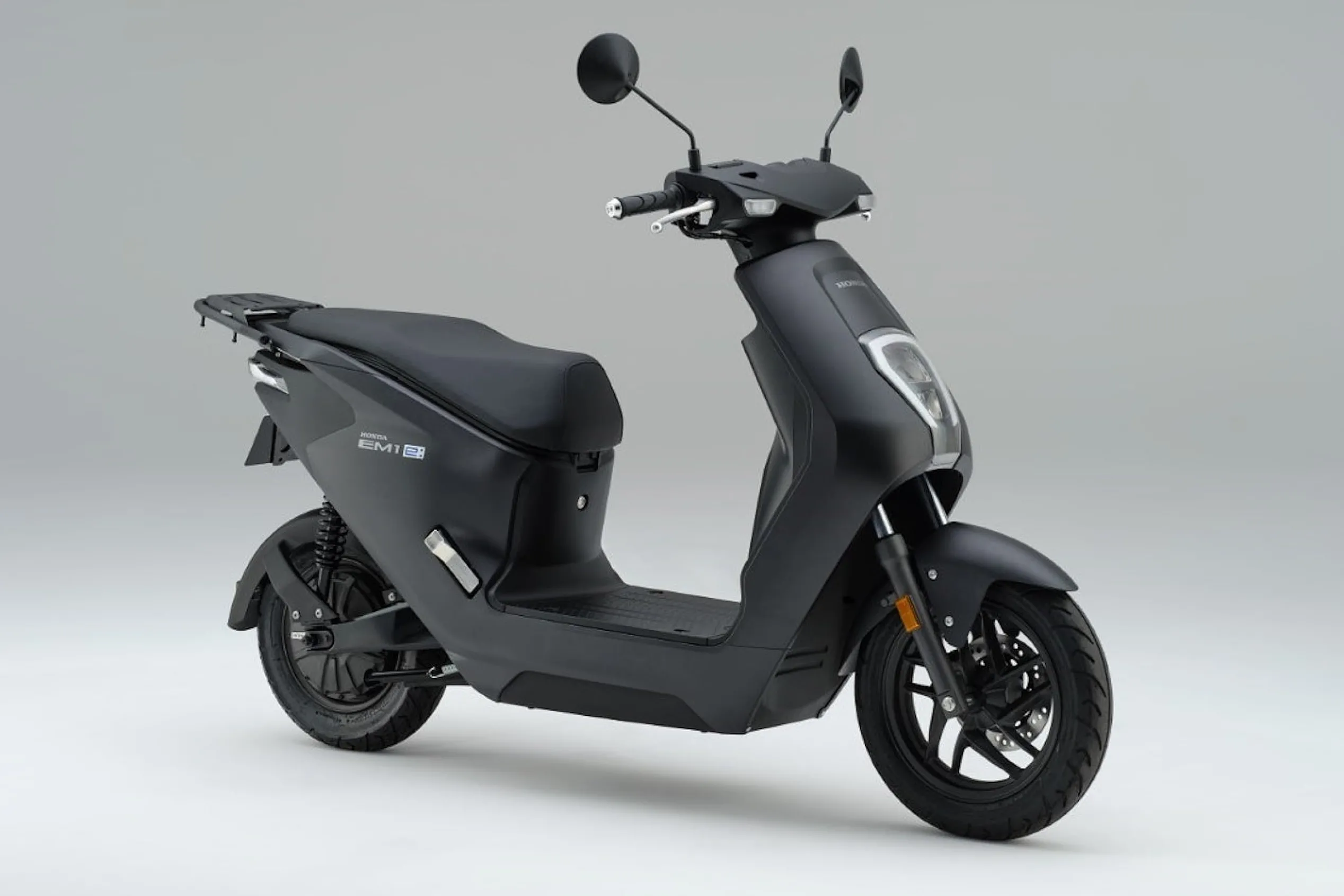 EM1 E