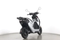 EM1 E