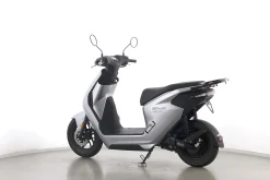 EM1 E