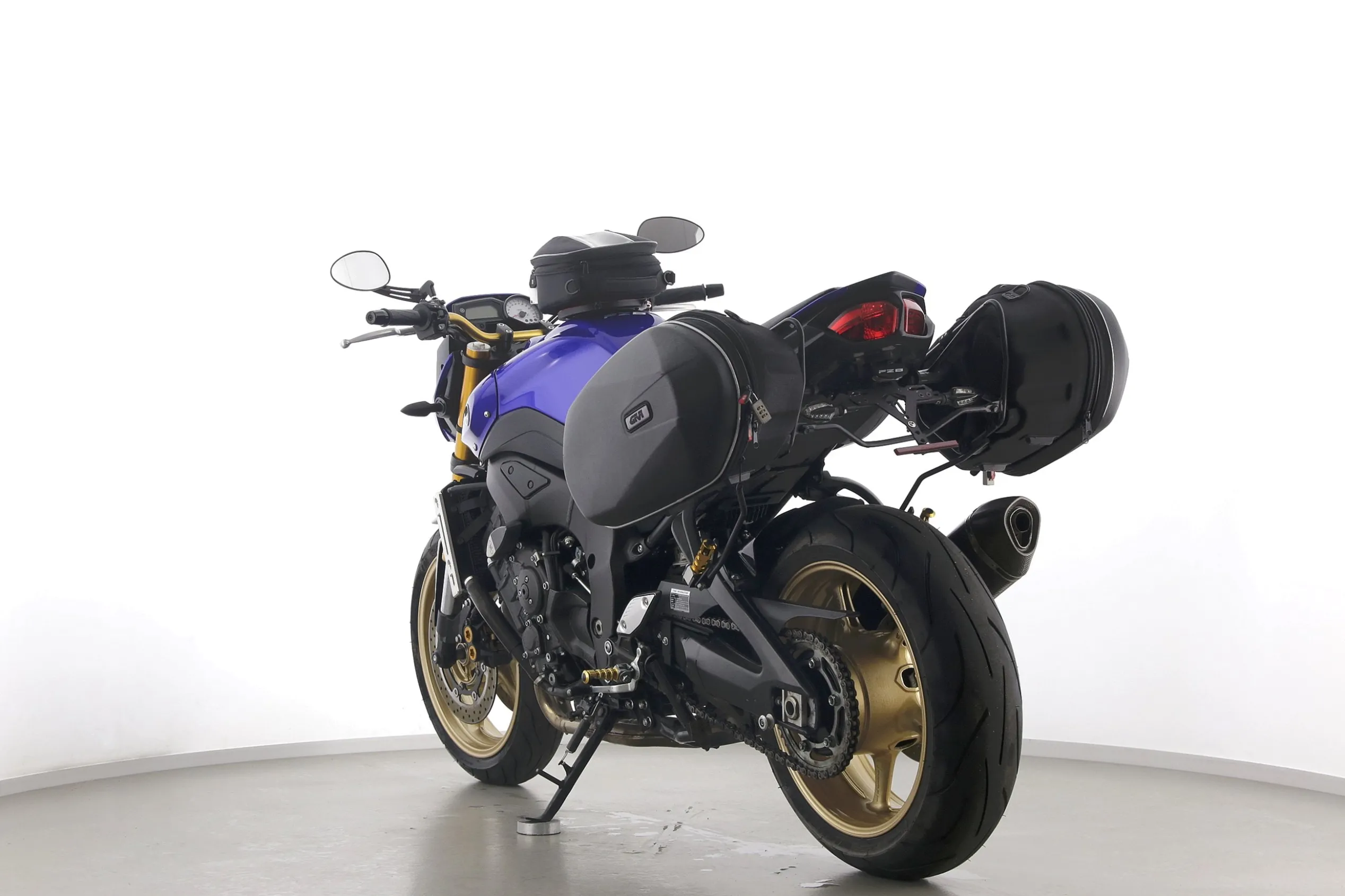 FZ 8 N