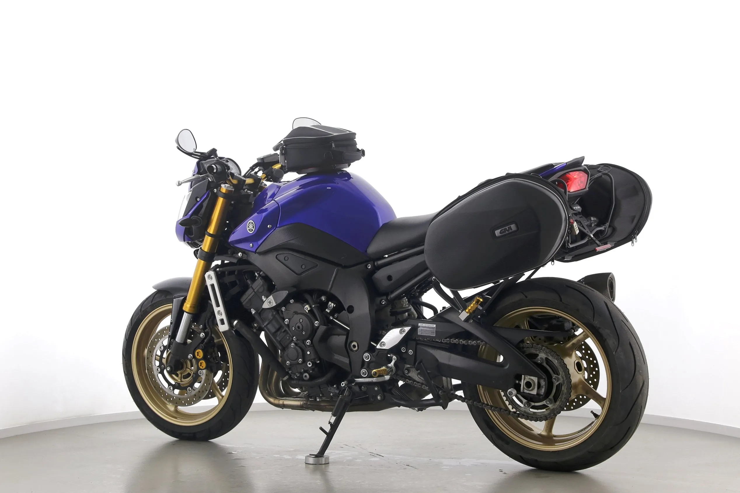 FZ 8 N