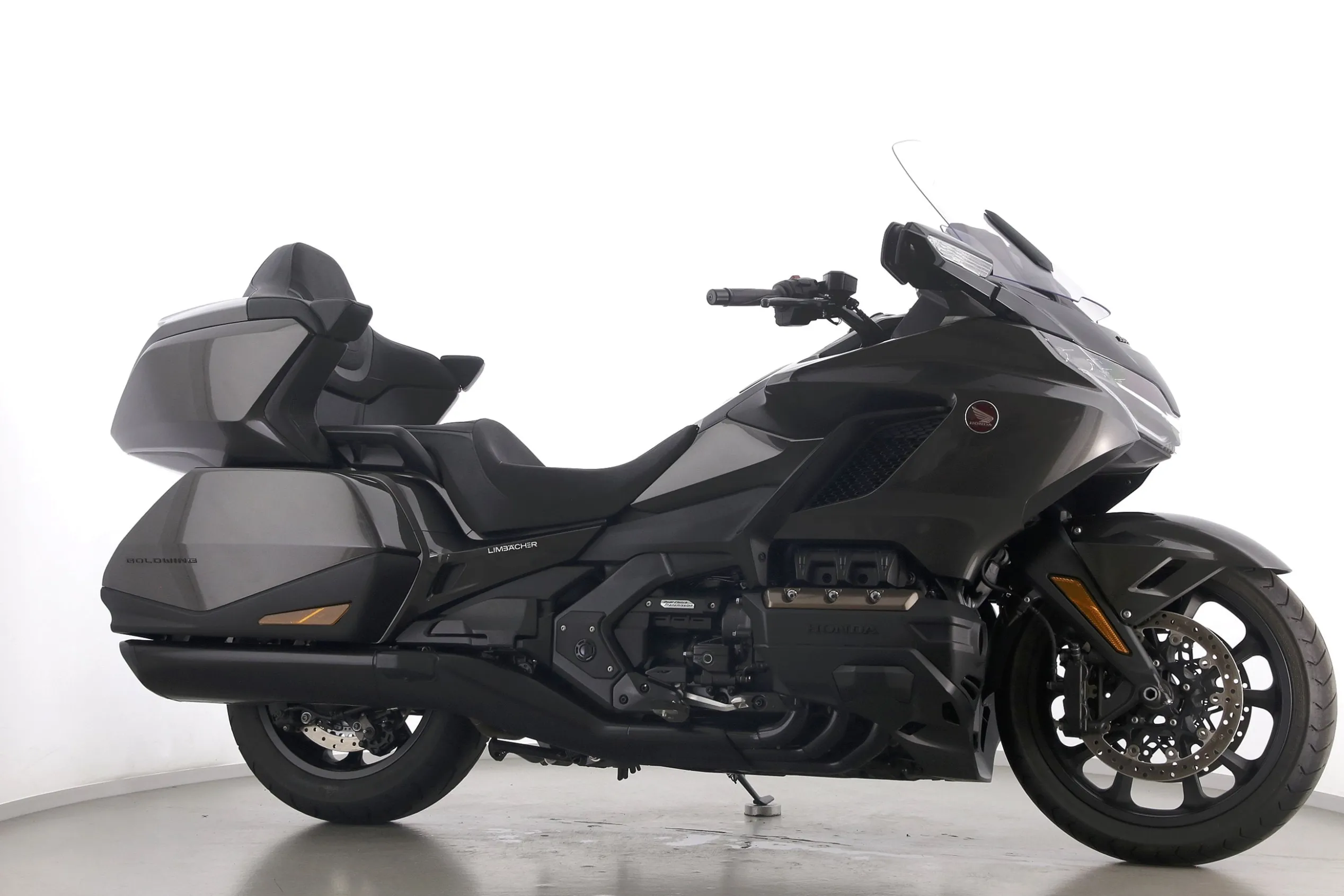 GL 1800 GOLD WING TOUR DCT