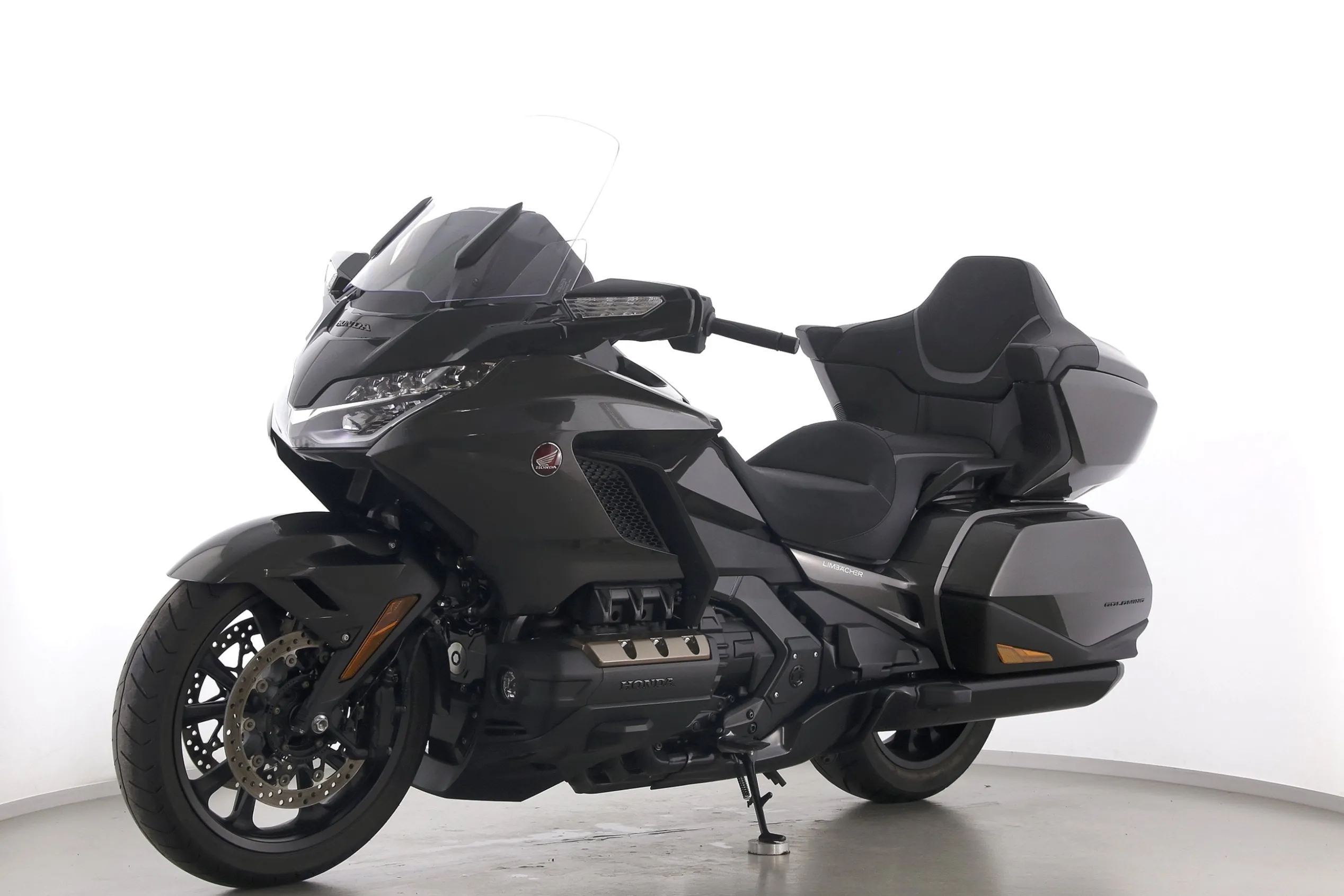 GL 1800 GOLD WING TOUR DCT