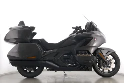 GL 1800 GOLD WING TOUR DCT