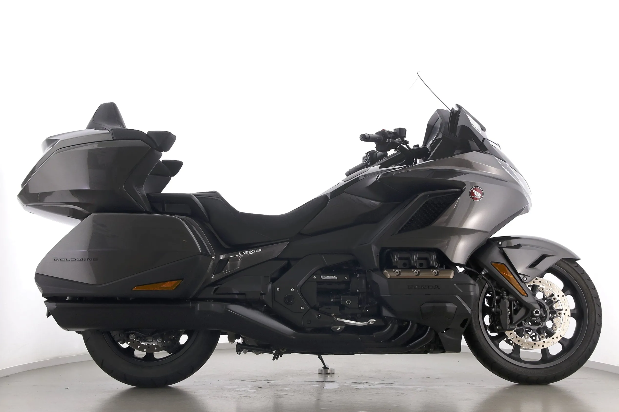 GL 1800 GOLD WING TOUR DCT
