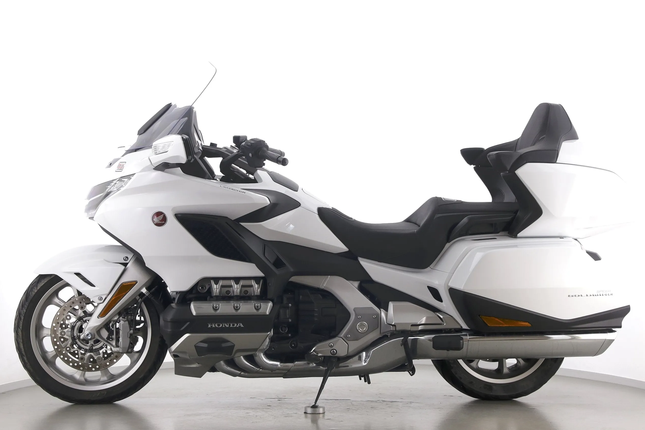 GL 1800 GOLD WING TOUR DCT