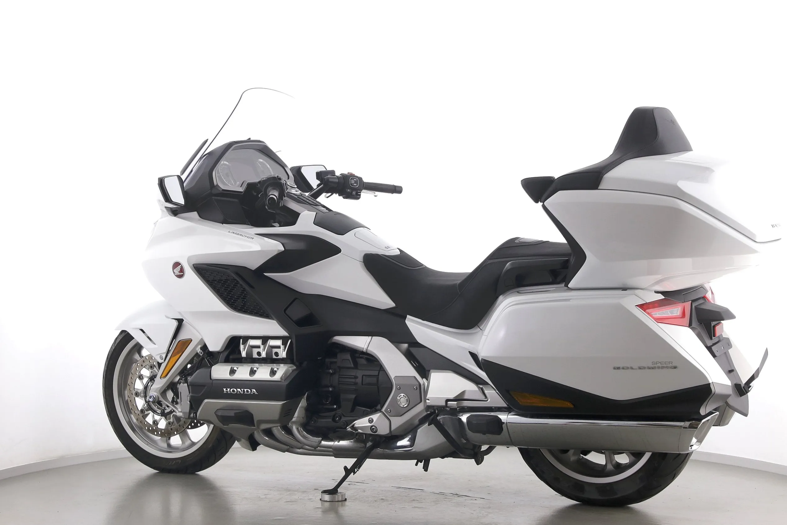 GL 1800 GOLD WING TOUR DCT