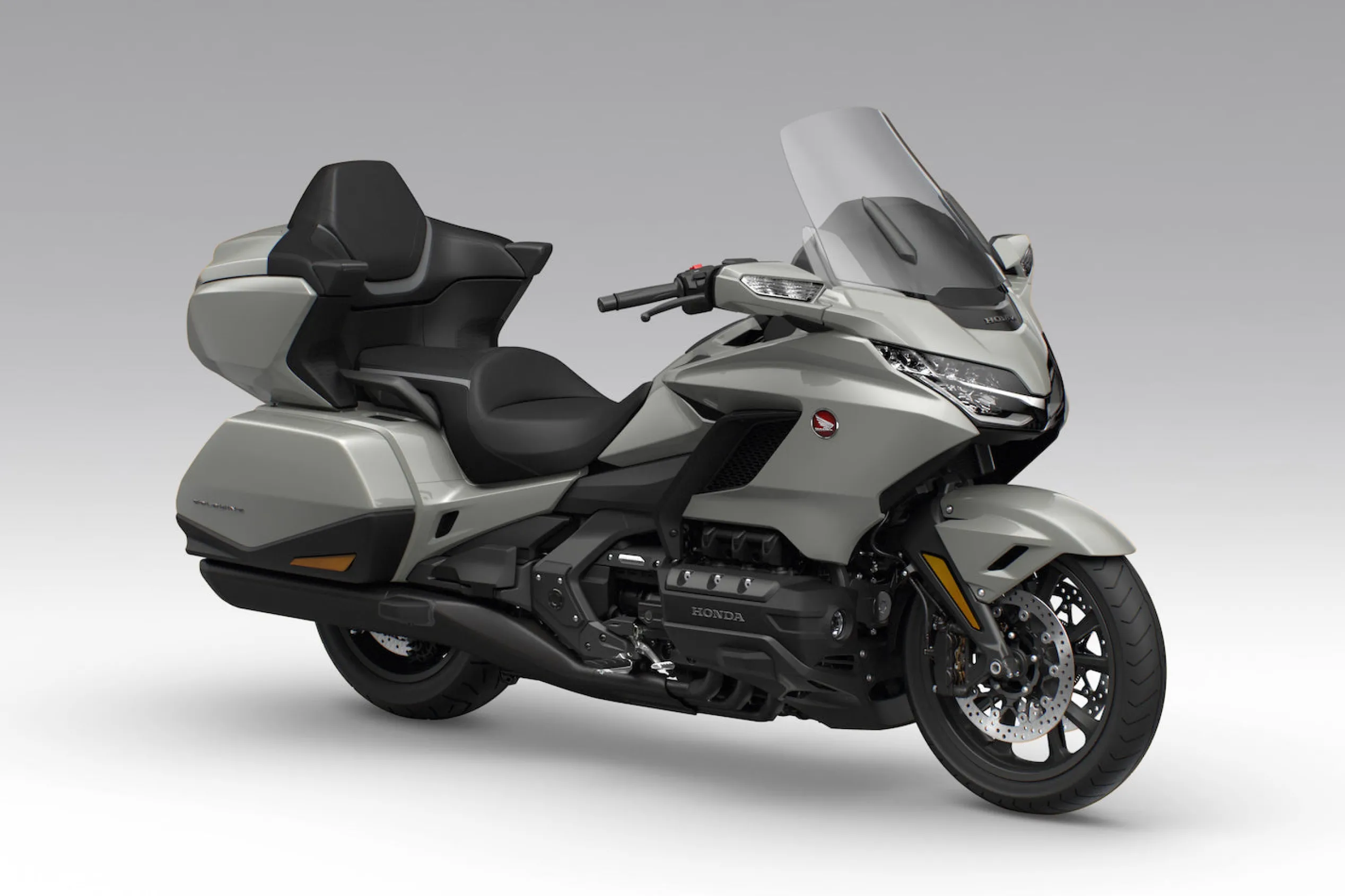 GL 1800 GOLD WING TOUR DCT