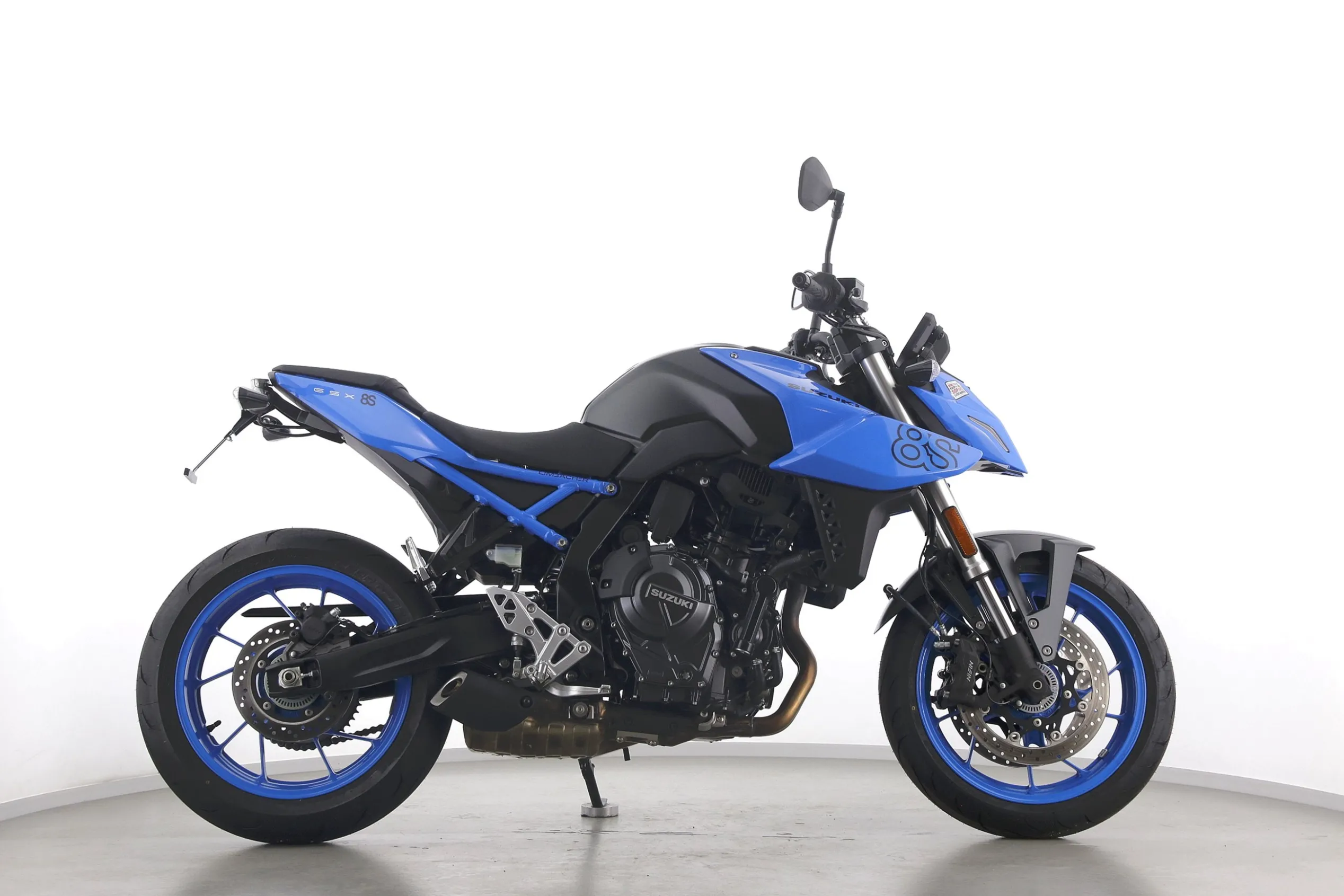 GSX 8 S