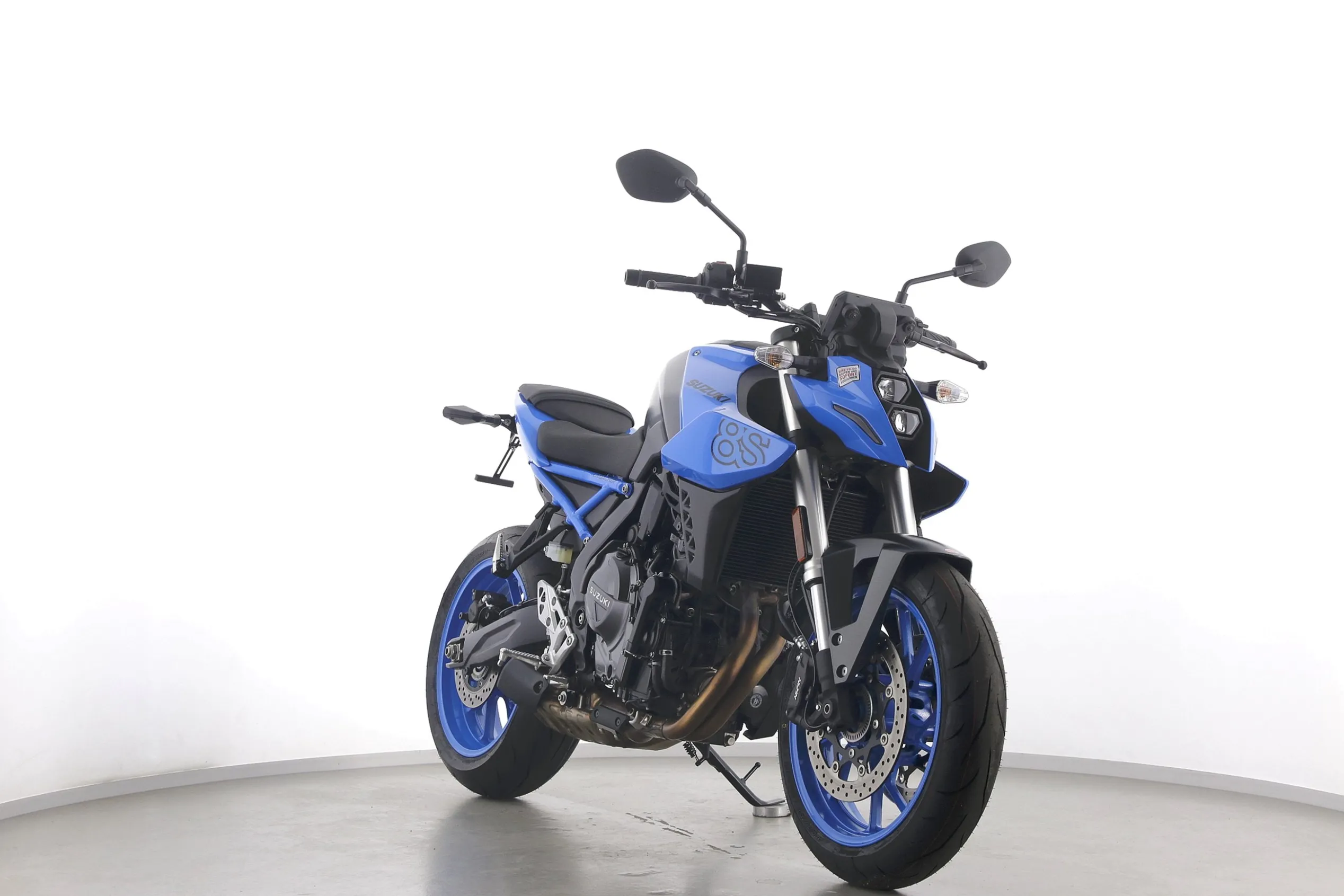GSX 8 S