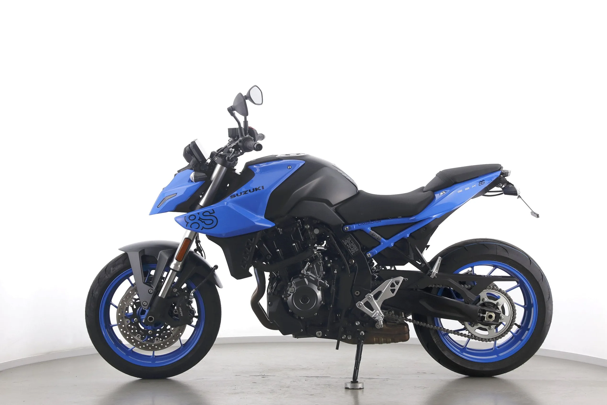 GSX 8 S