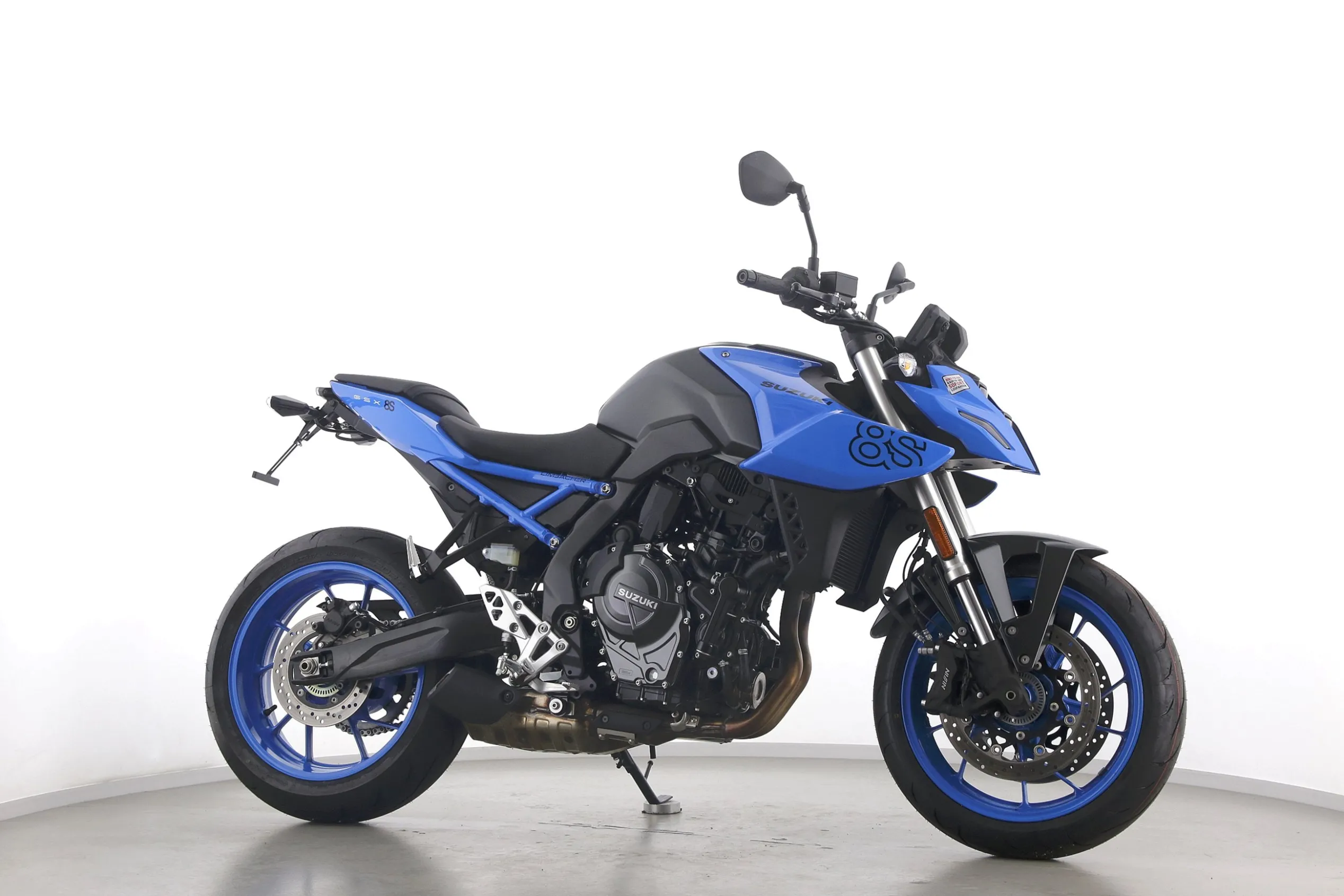 GSX 8 S