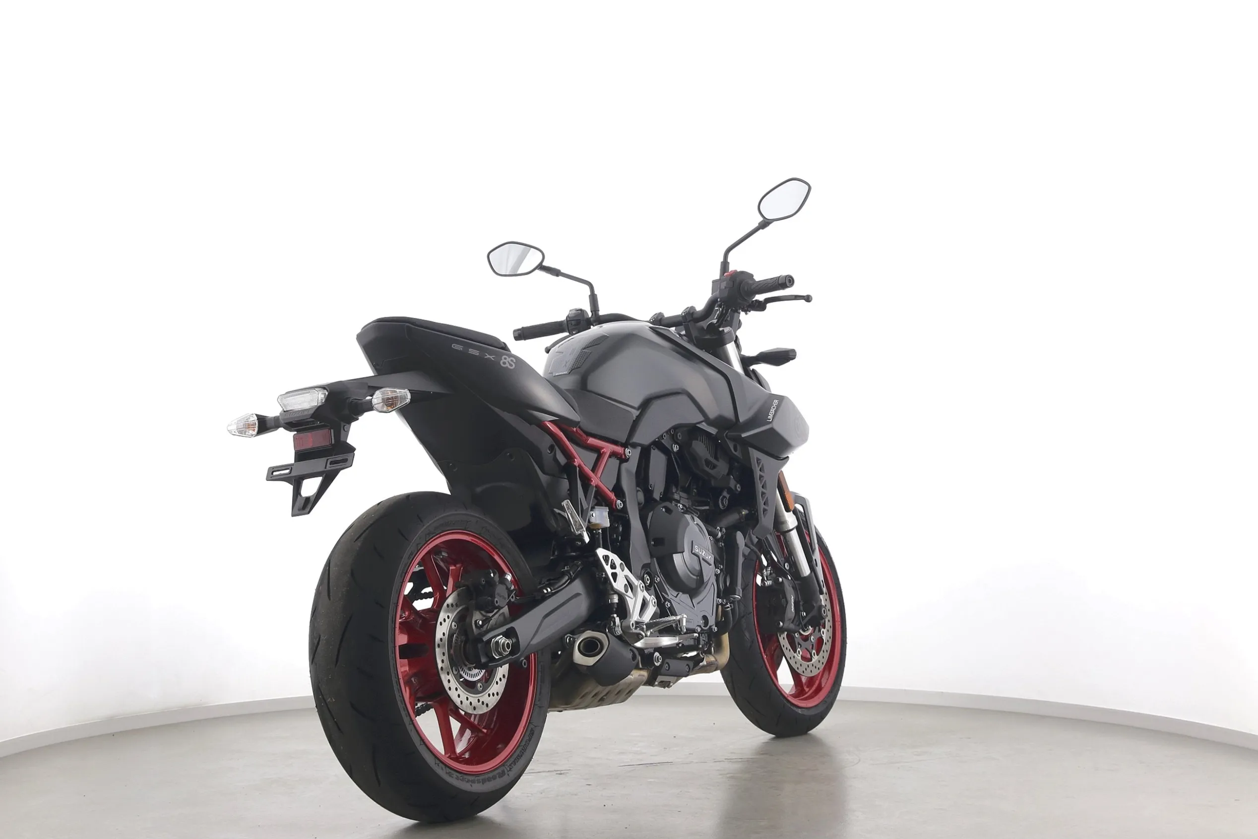 GSX 8 S