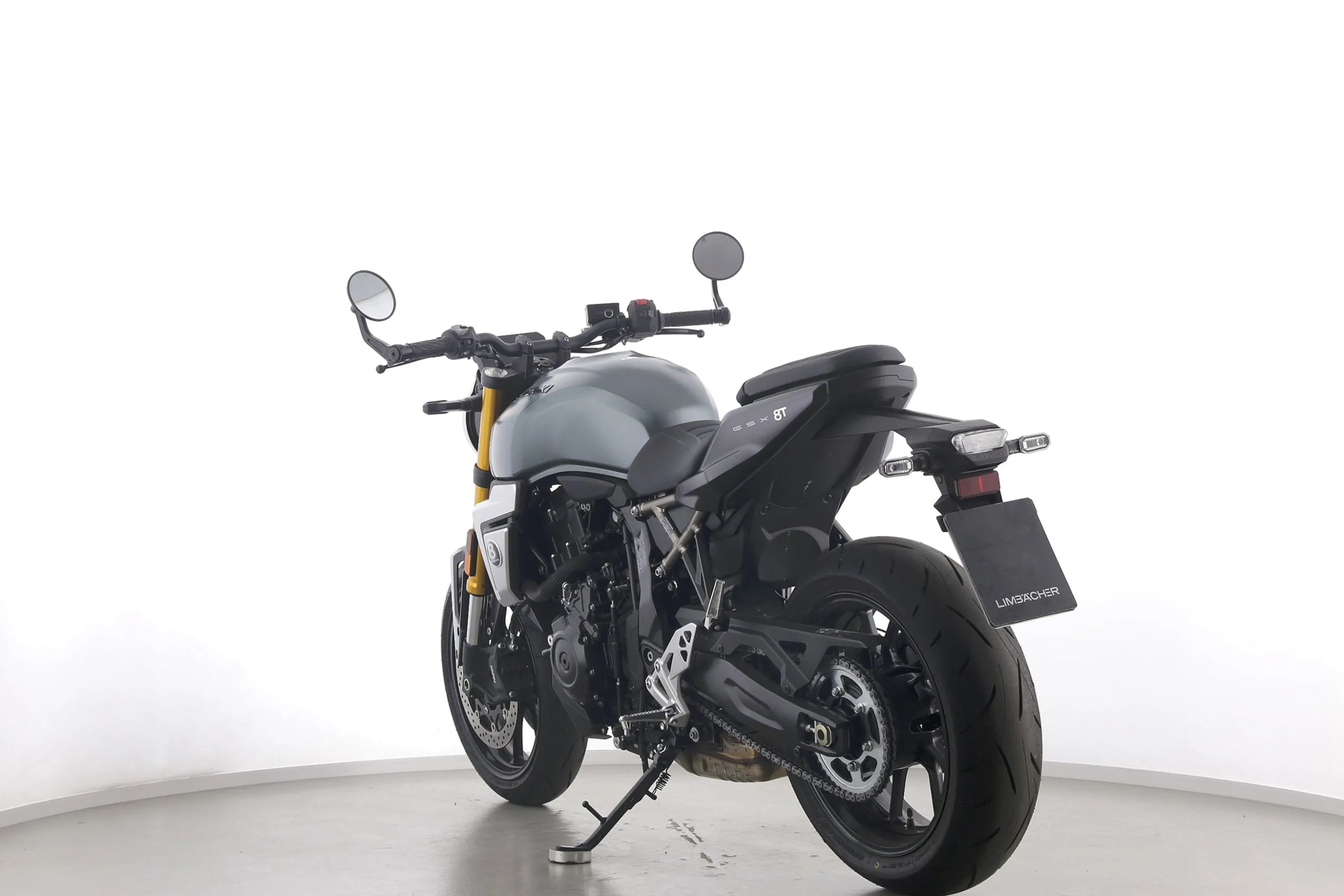 GSX 8 T