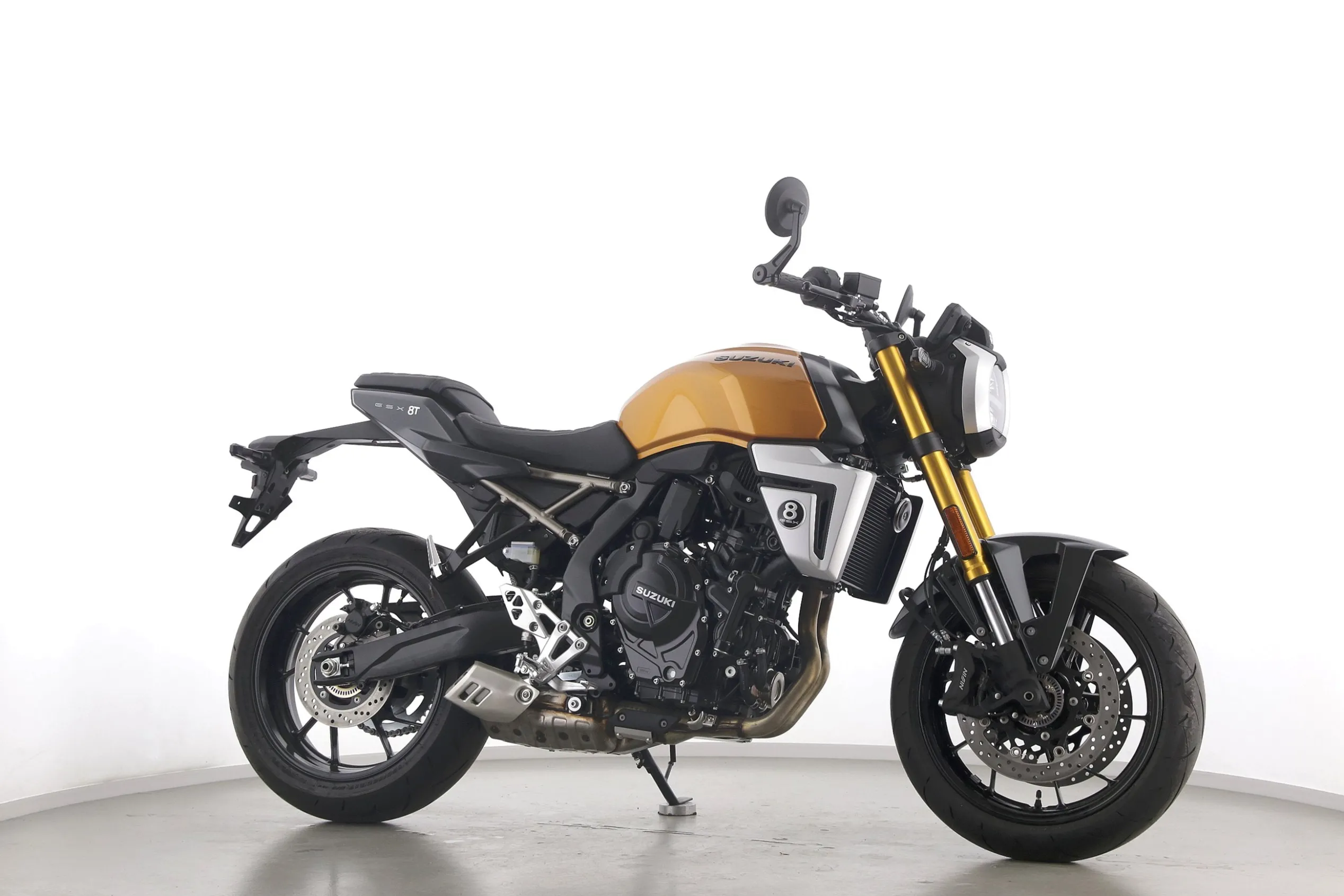 GSX 8 T