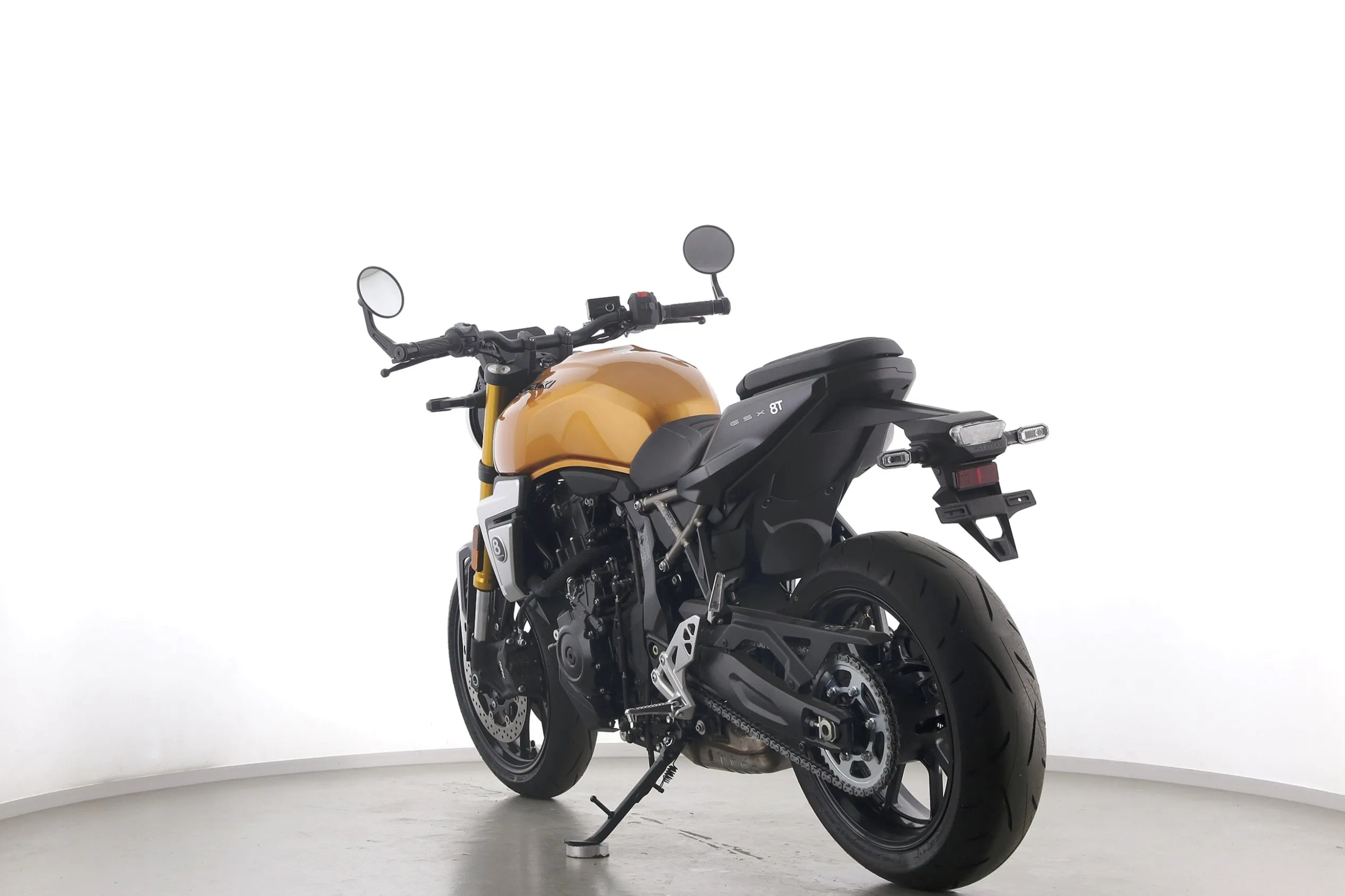 GSX 8 T