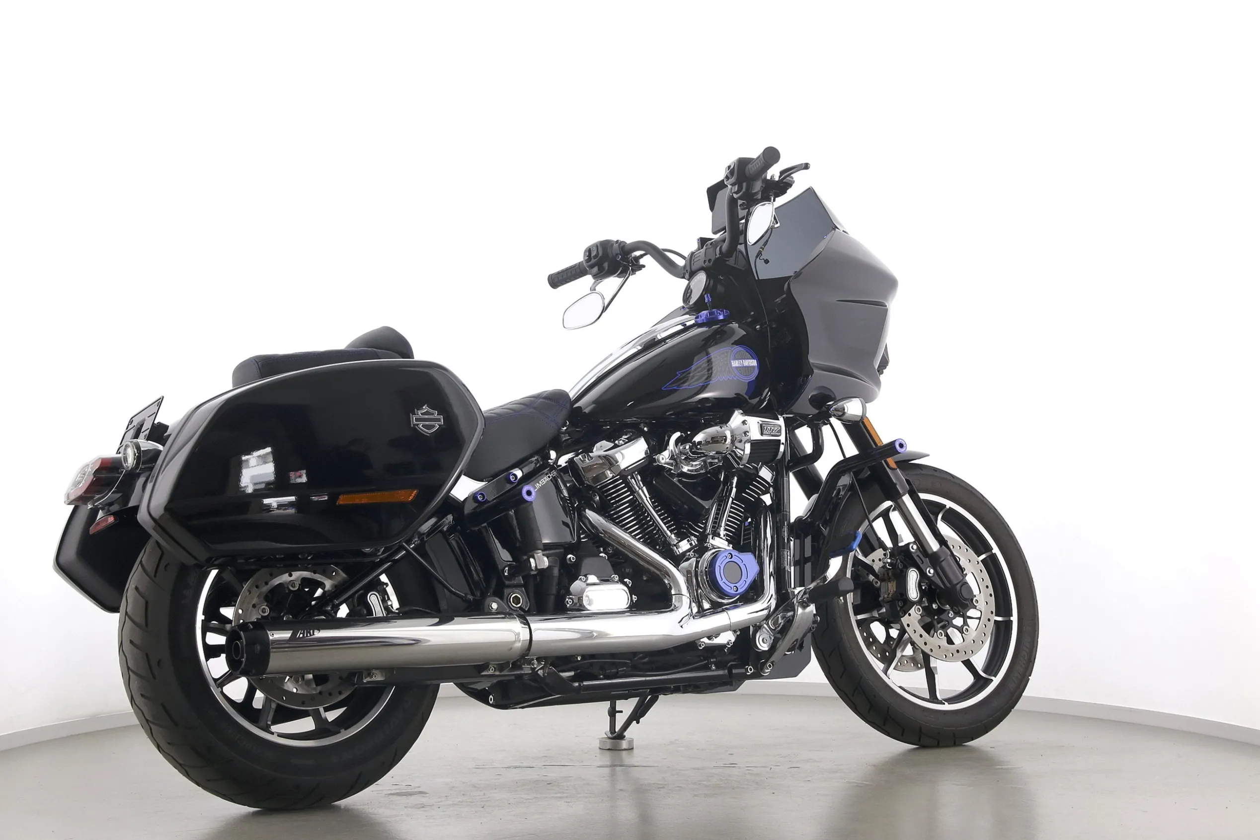 LOW RIDER ST 117