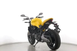MONSTER 821
