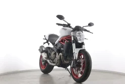 MONSTER 821