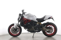 MONSTER 821