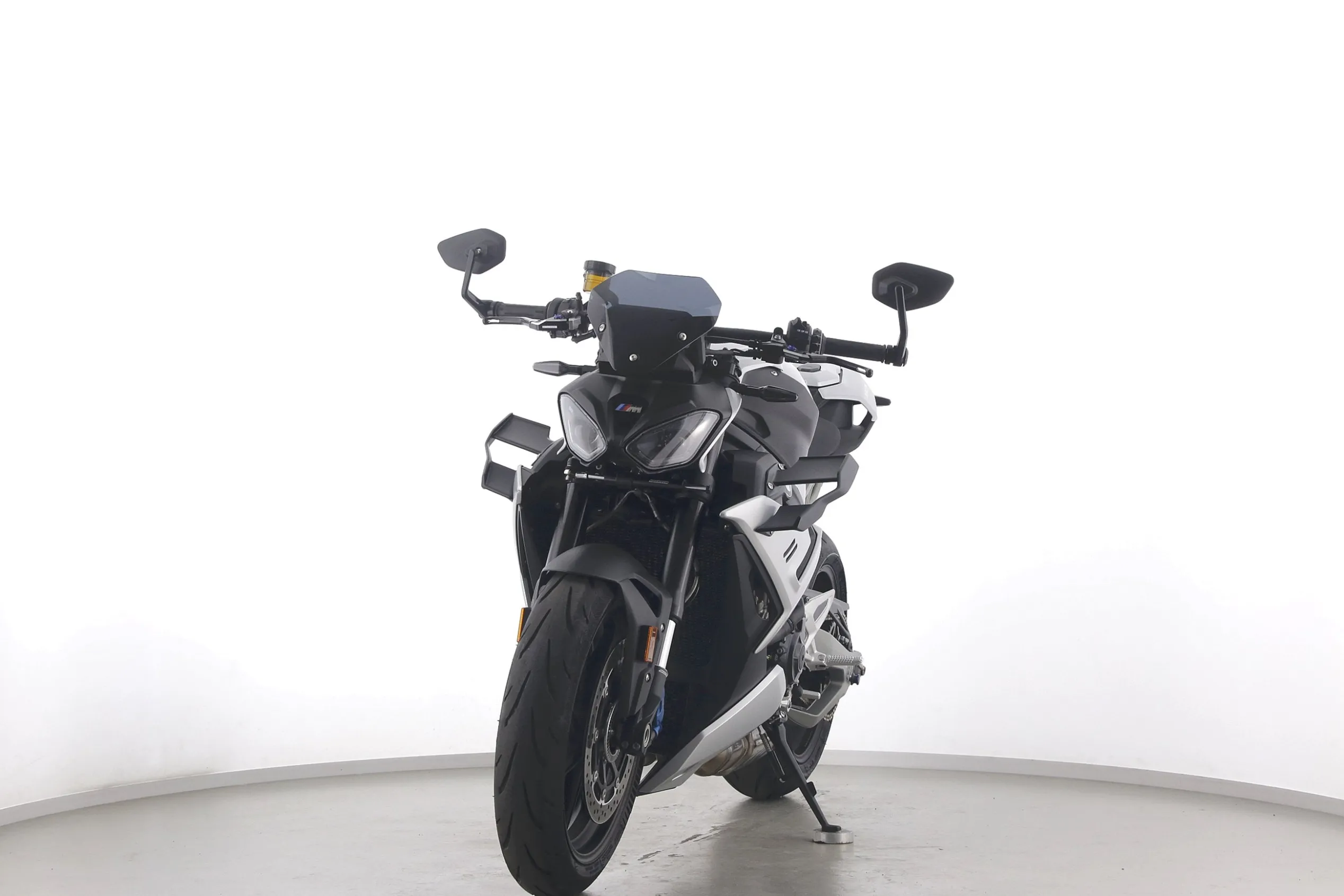 M1000 R