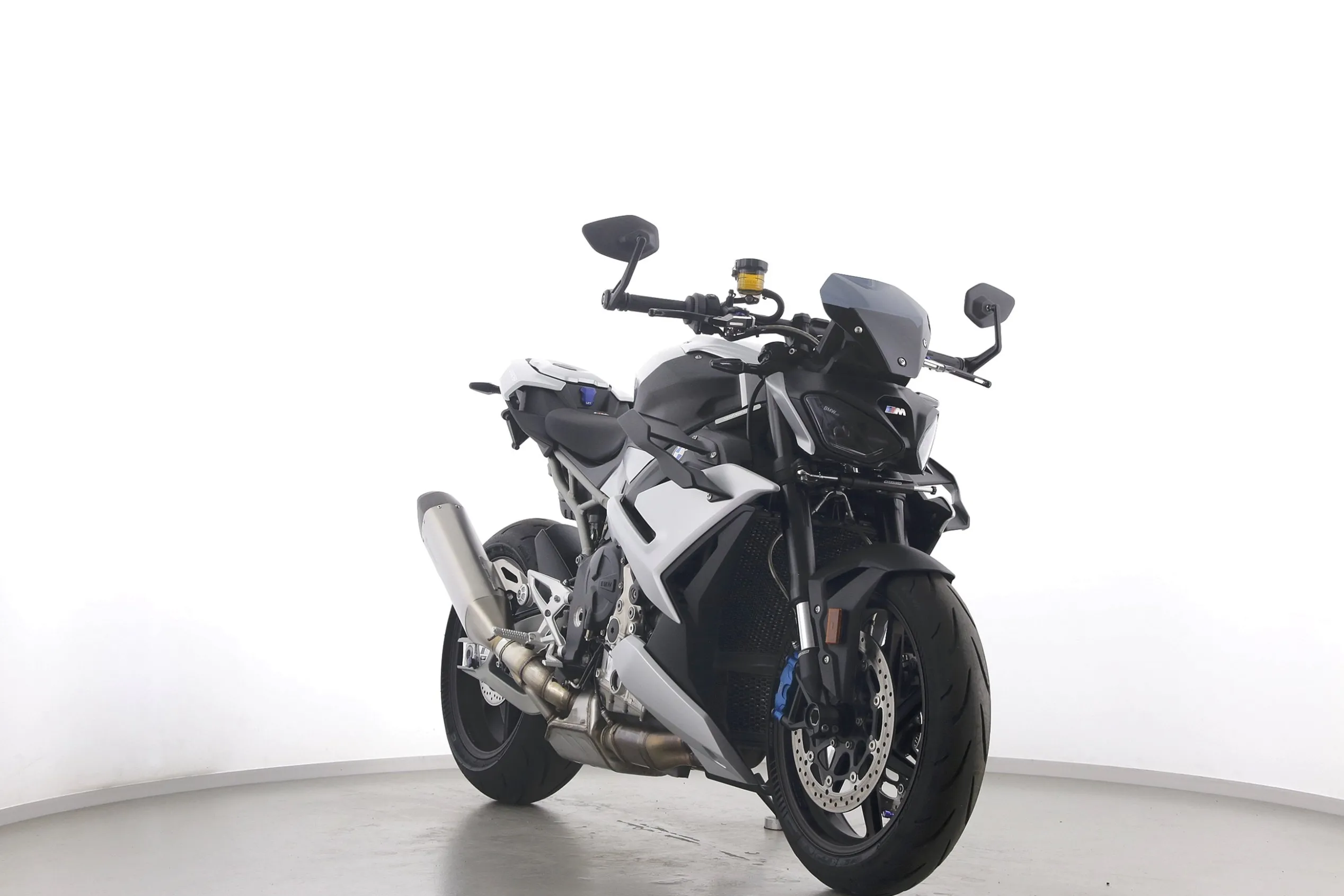 M1000 R