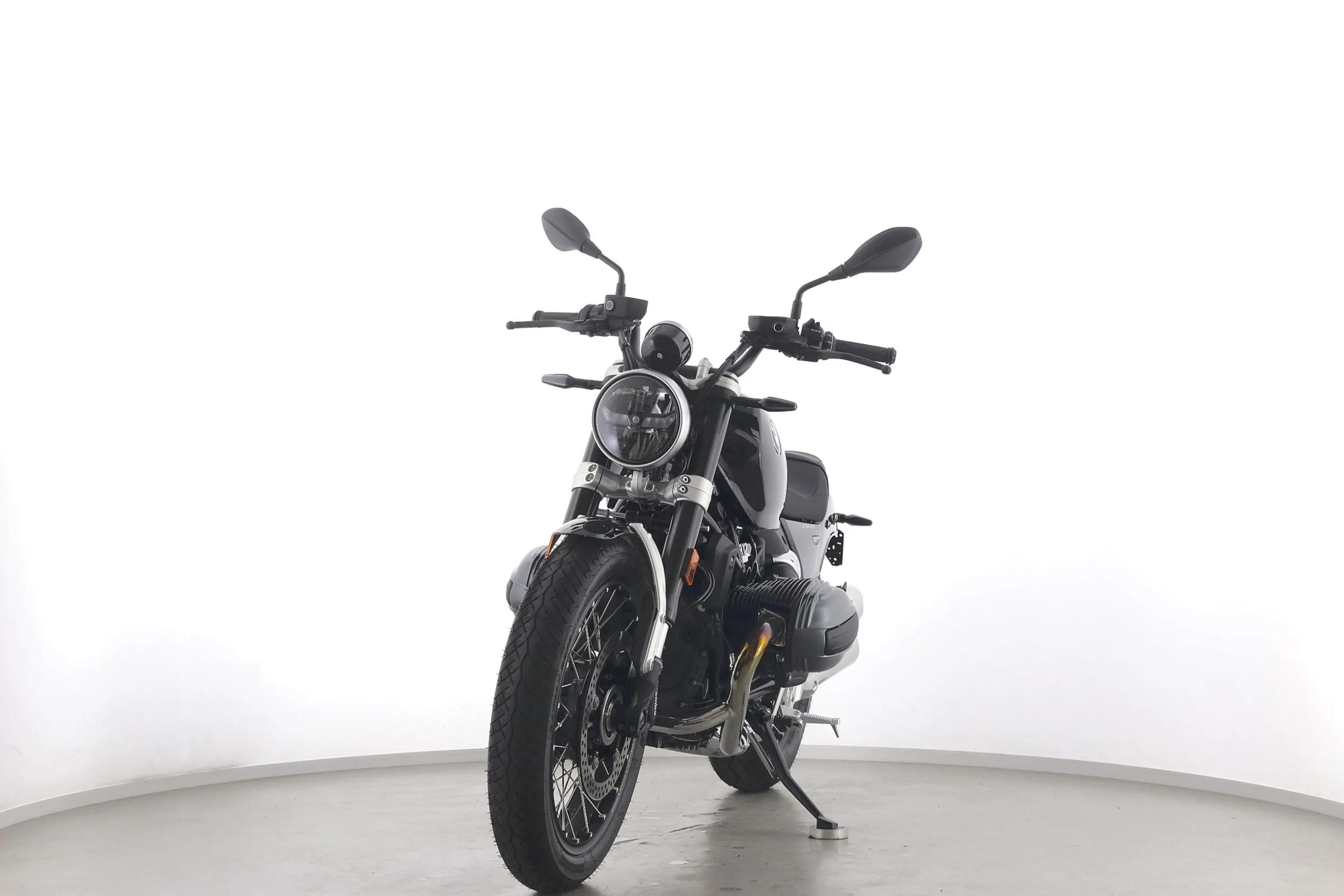 R12