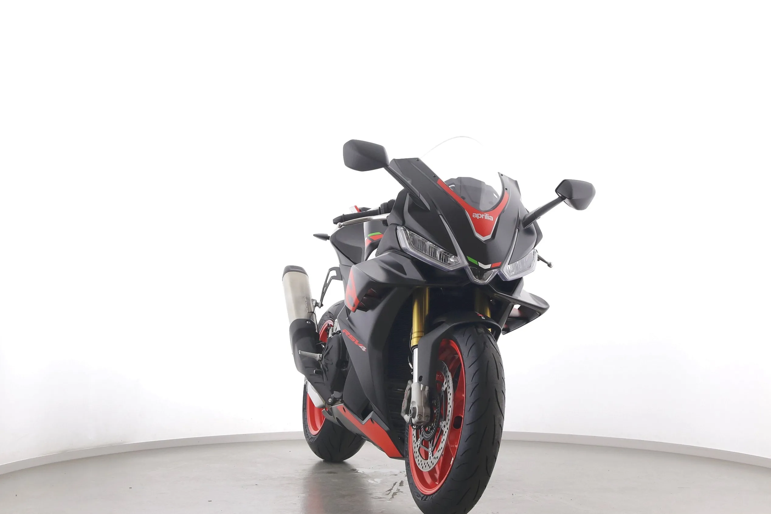 RSV 4 1100