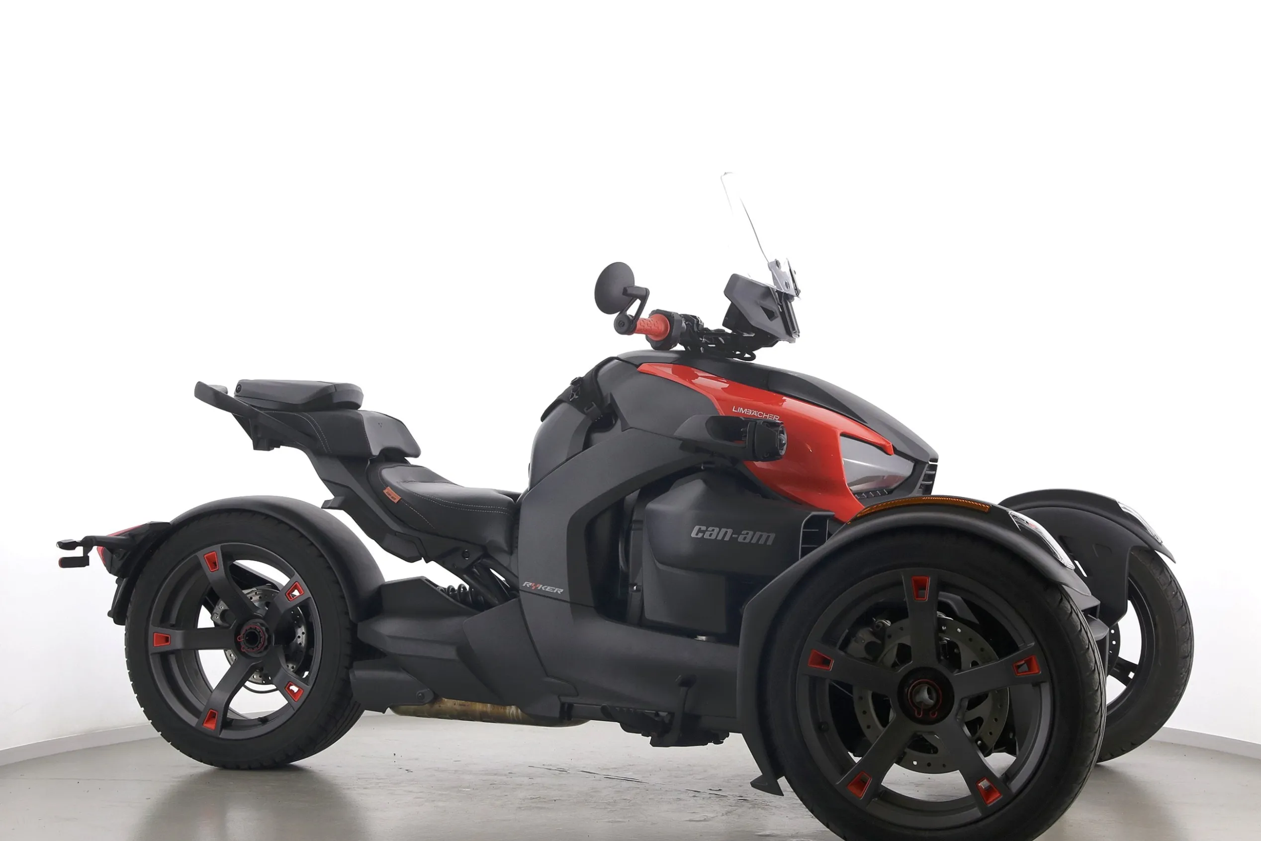 RYKER 900
