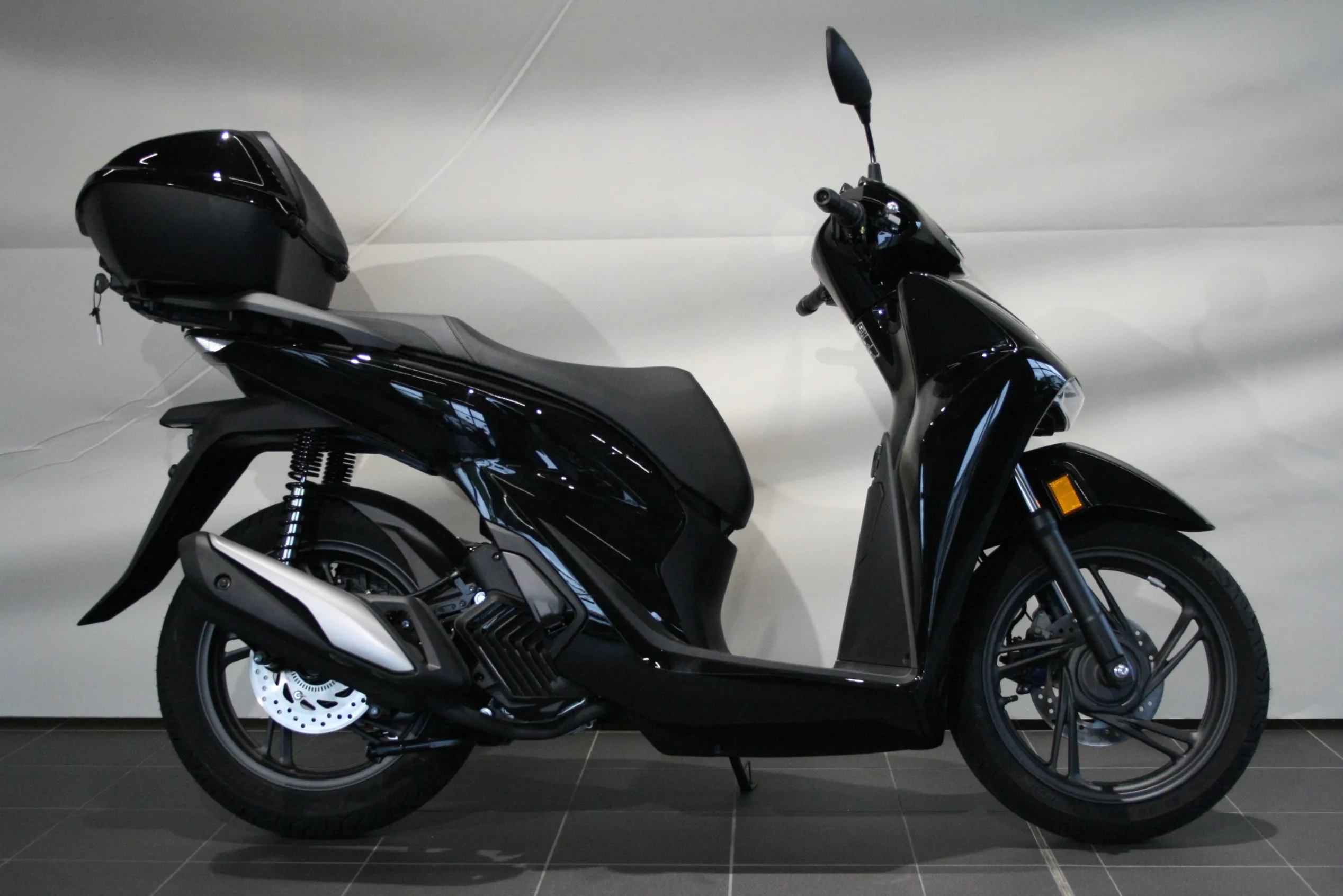 SH 125 i