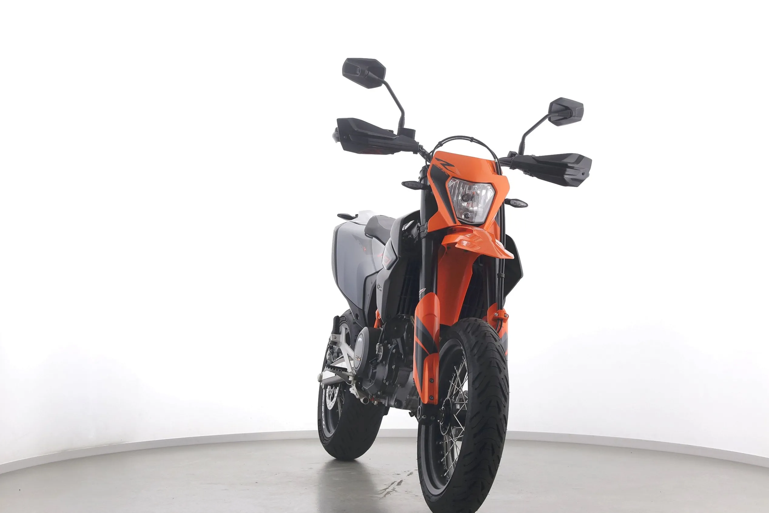 690 SMC R