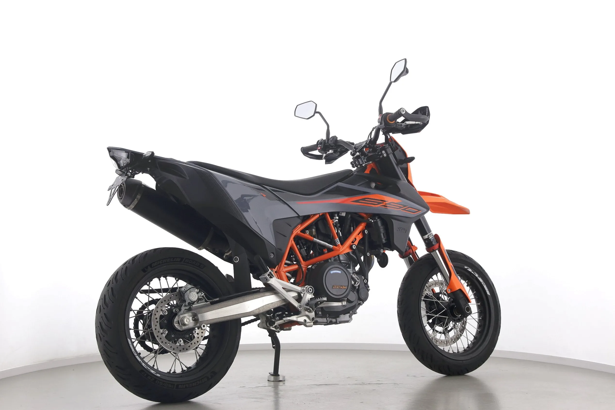 690 SMC R