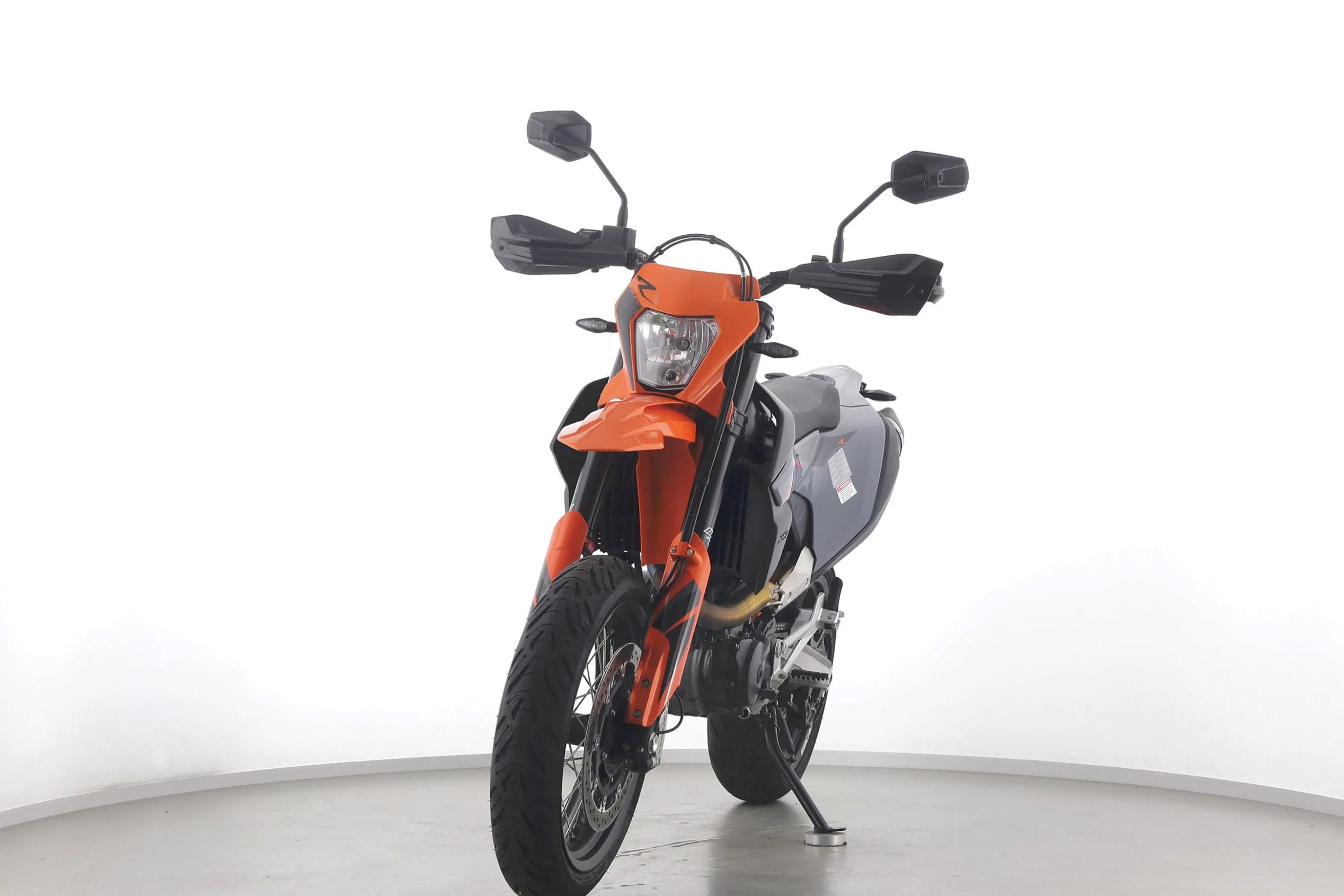 690 SMC R