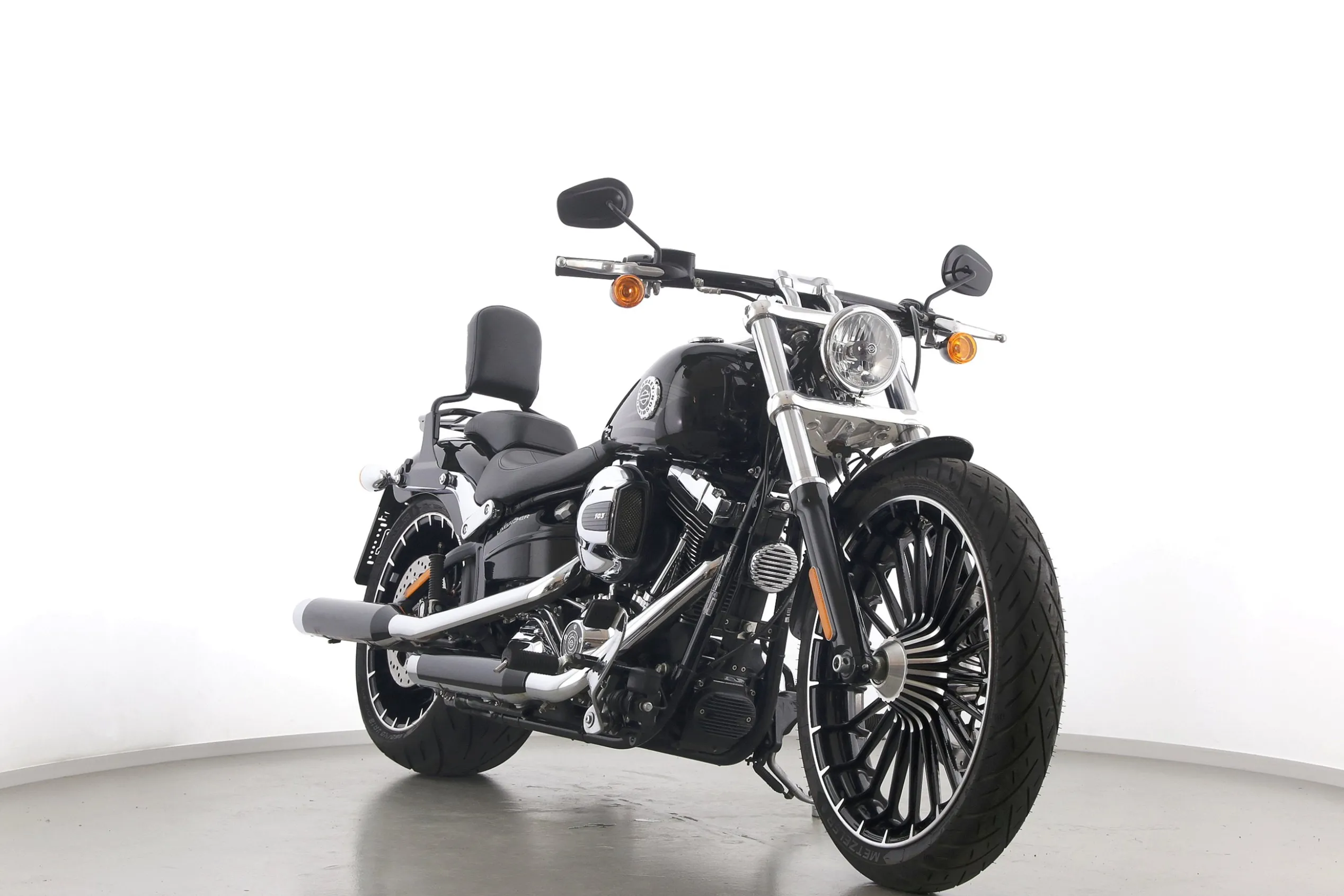SOFTAIL BREAKOUT