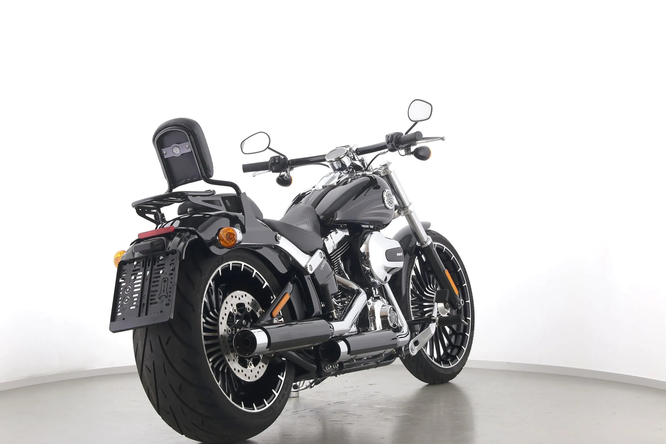 SOFTAIL BREAKOUT